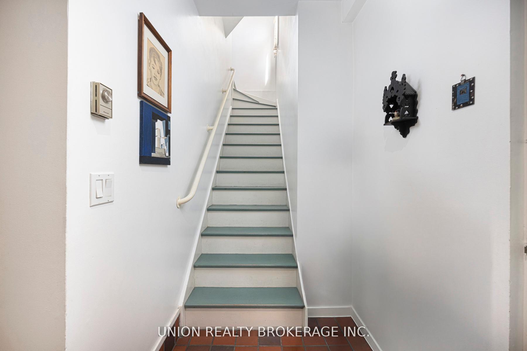 32B Victoria Park Avenue, Toronto E06