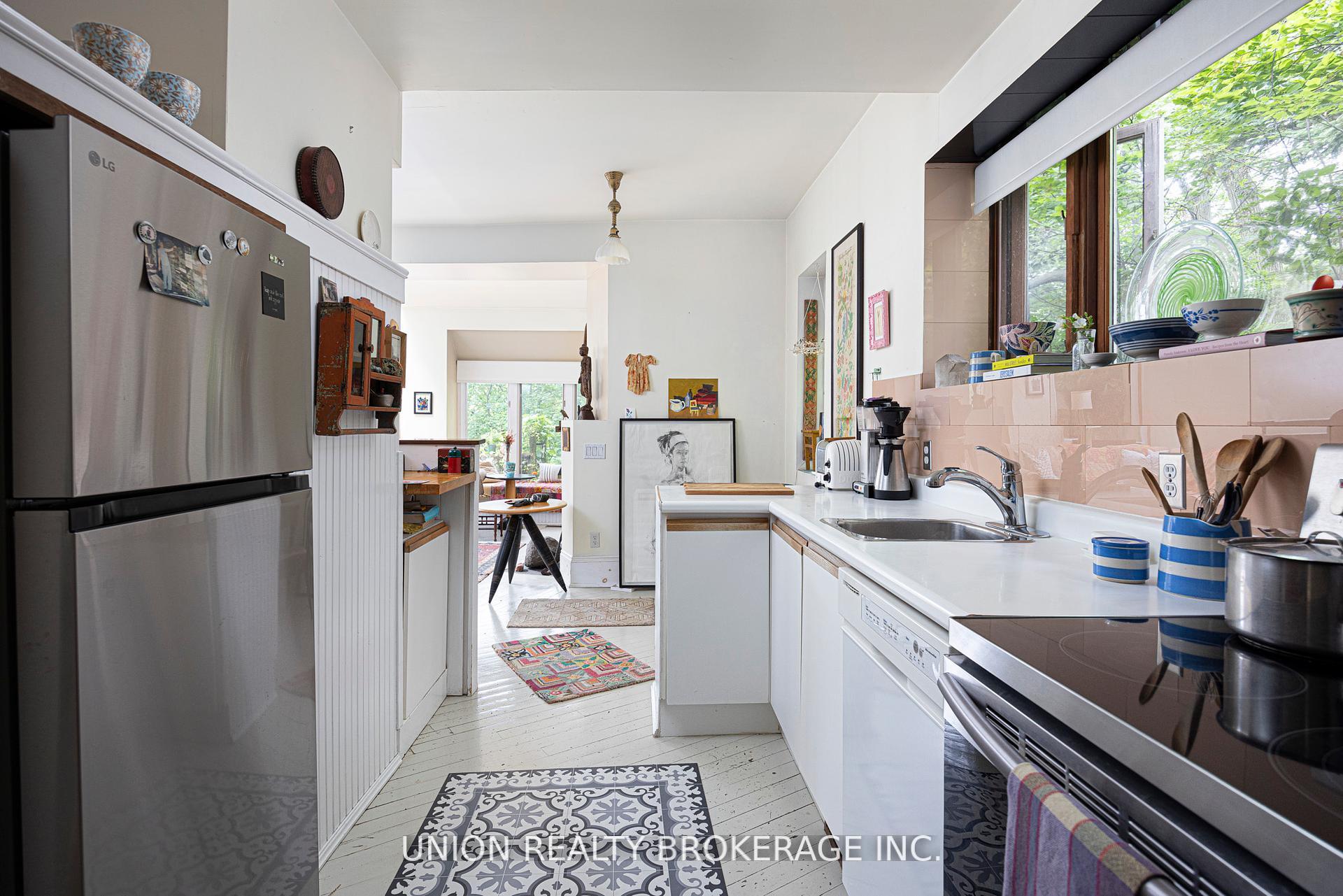 32B Victoria Park Avenue, Toronto E06