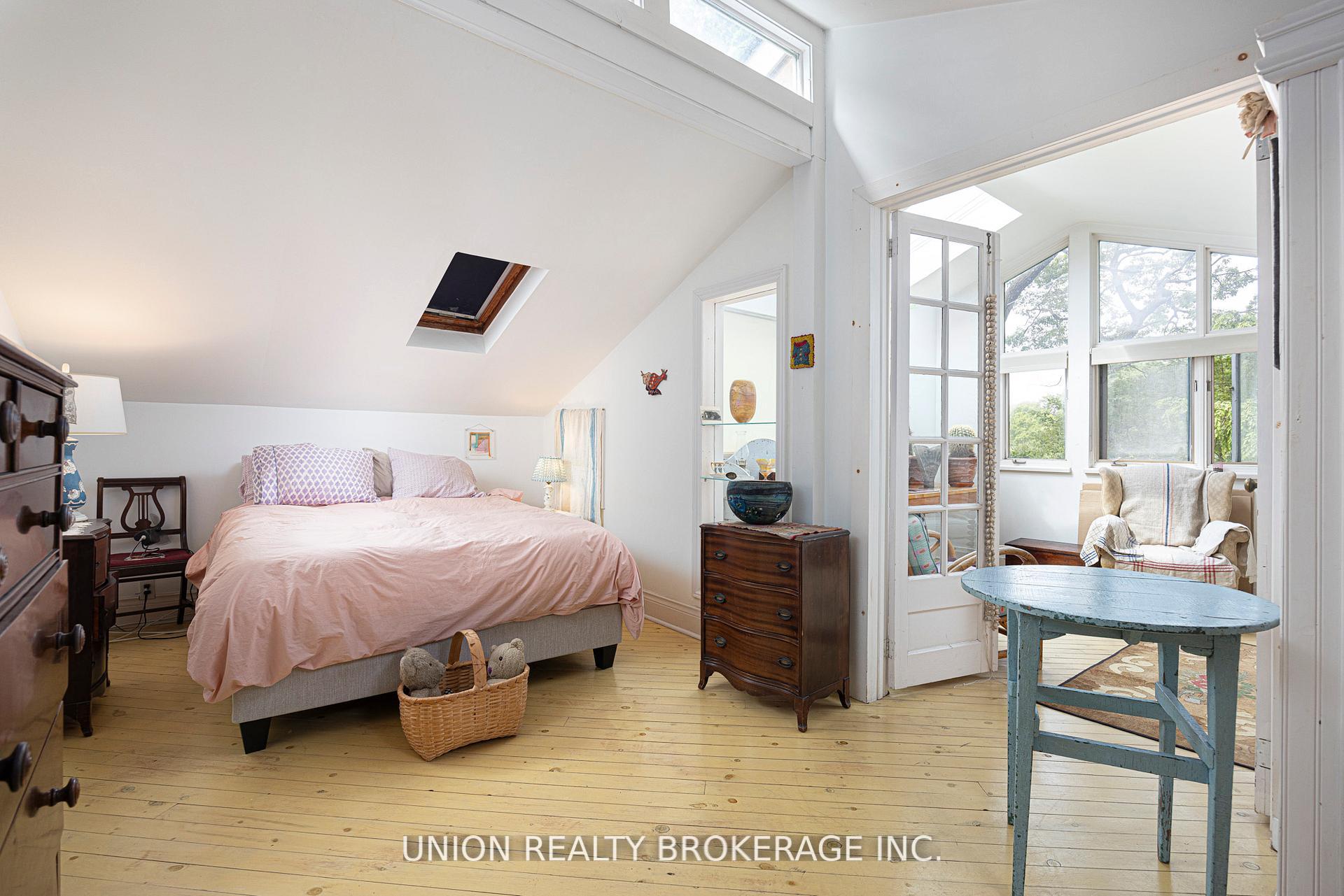 32B Victoria Park Avenue, Toronto E06