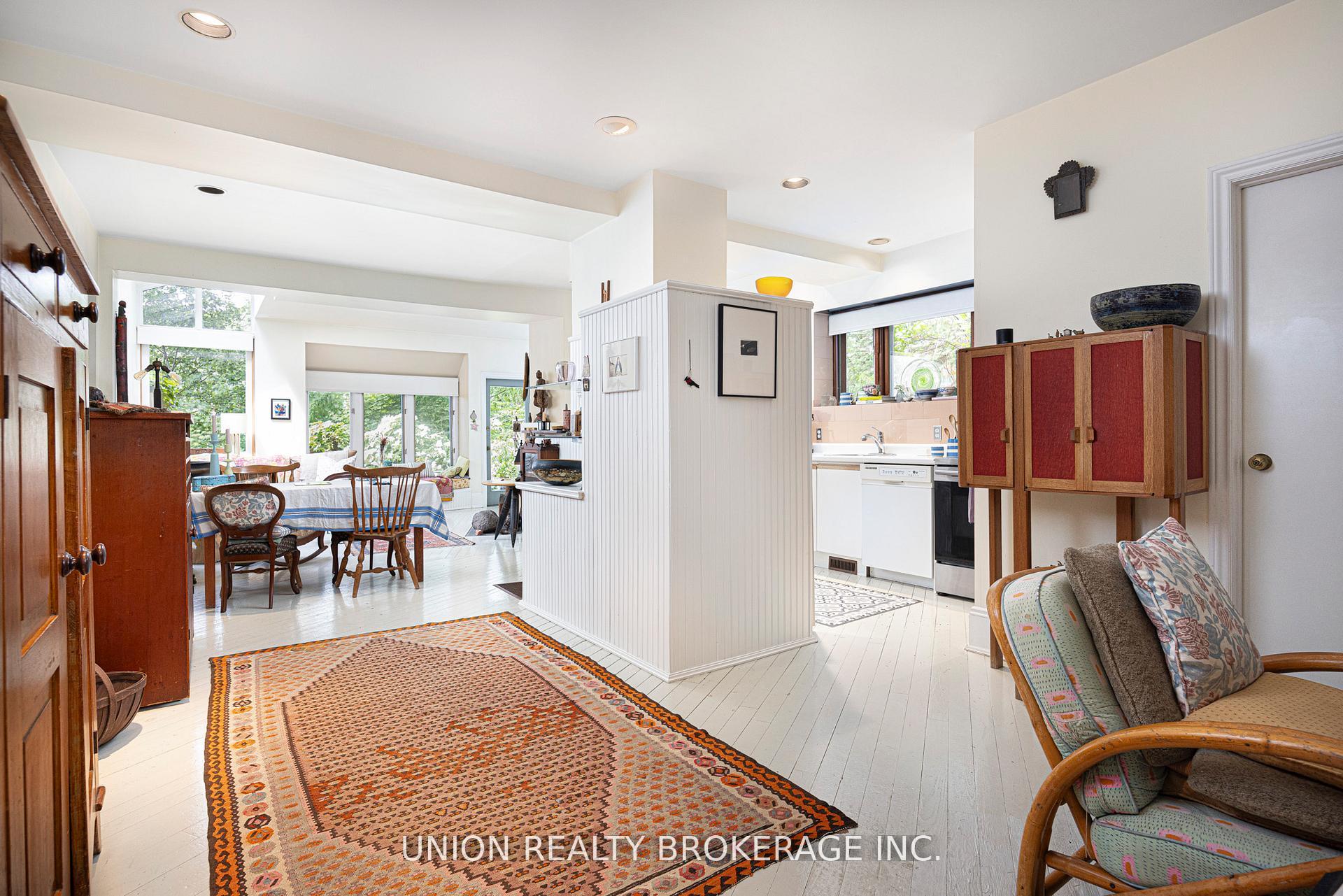 32B Victoria Park Avenue, Toronto E06
