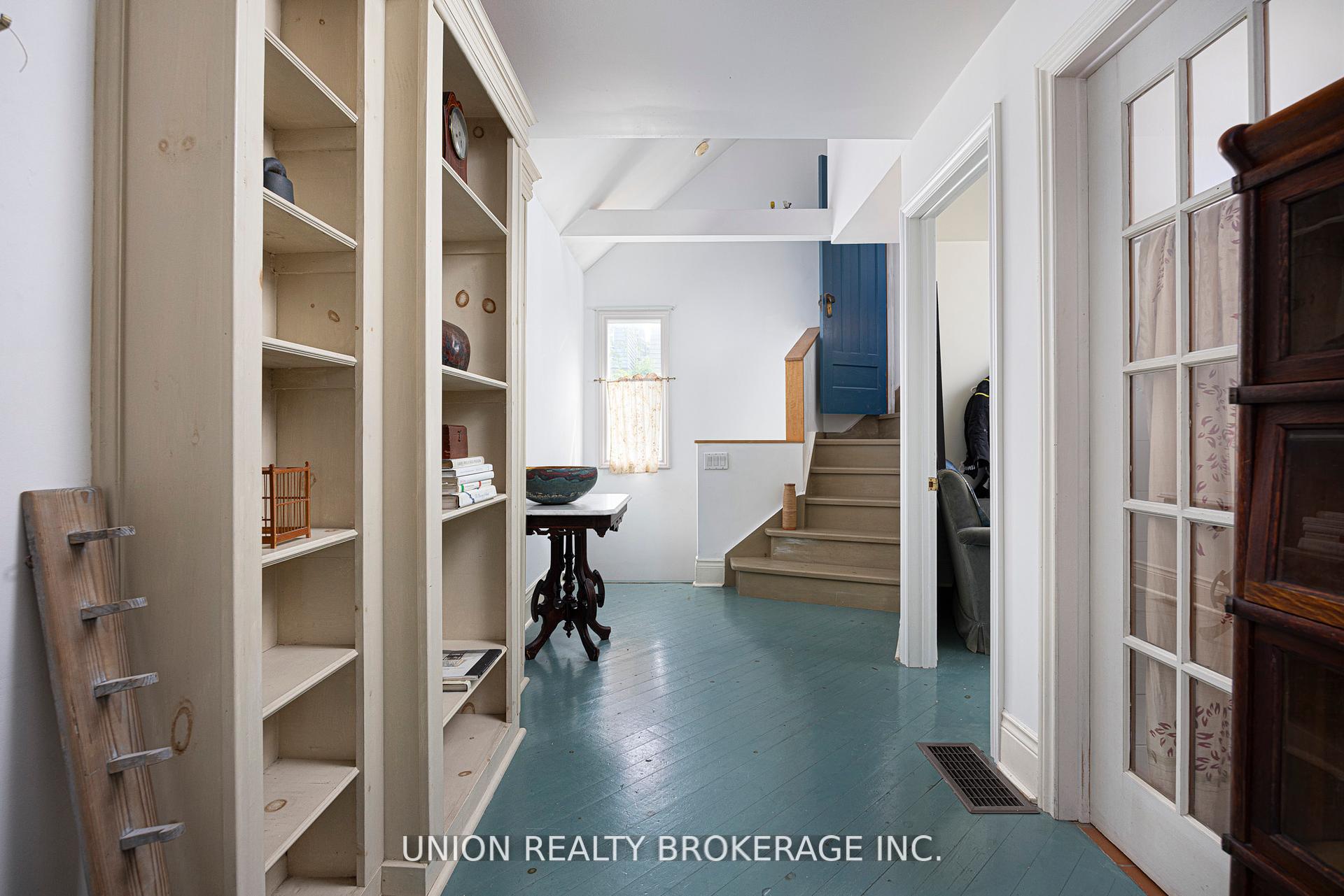 32B Victoria Park Avenue, Toronto E06