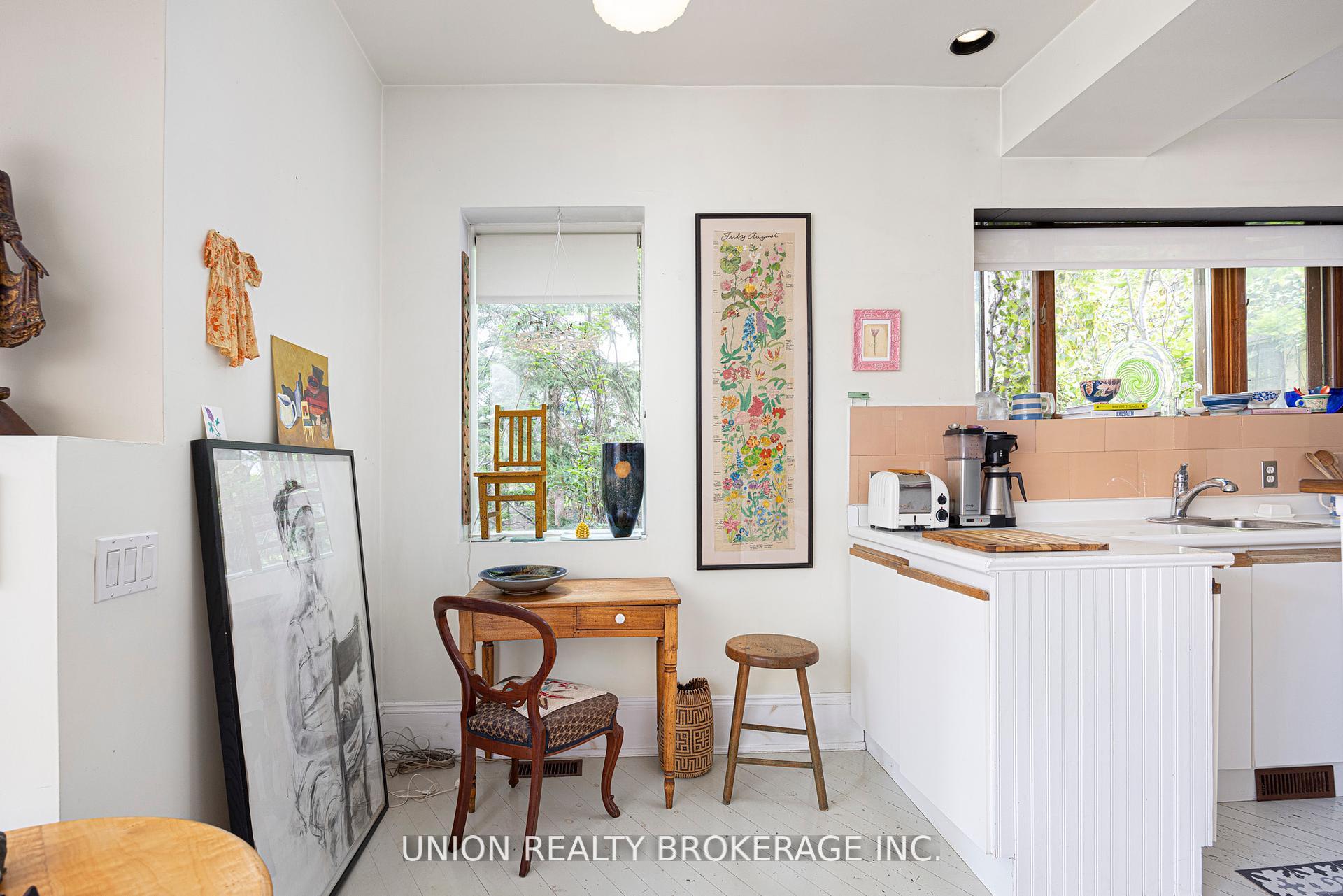 32B Victoria Park Avenue, Toronto E06
