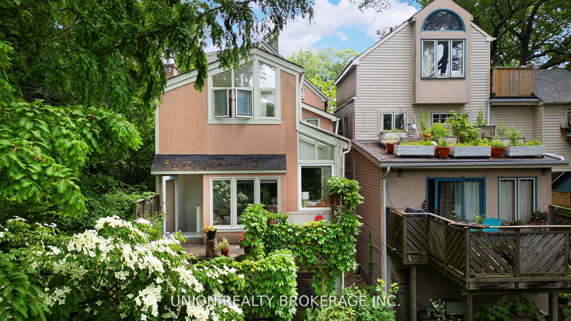 32B Victoria Park Avenue, Toronto E06
