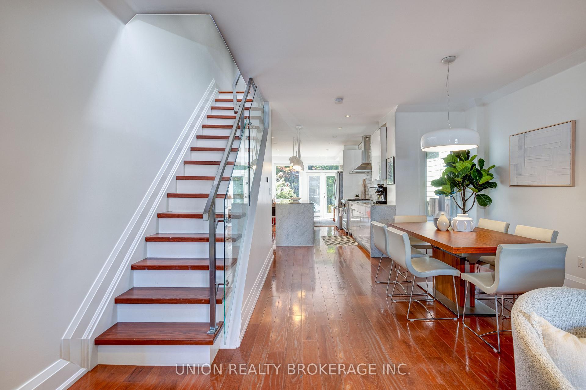 121 Withrow Avenue, Toronto E01