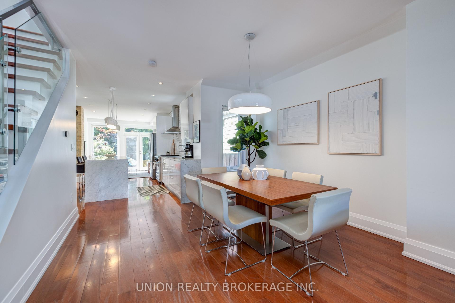 121 Withrow Avenue, Toronto E01