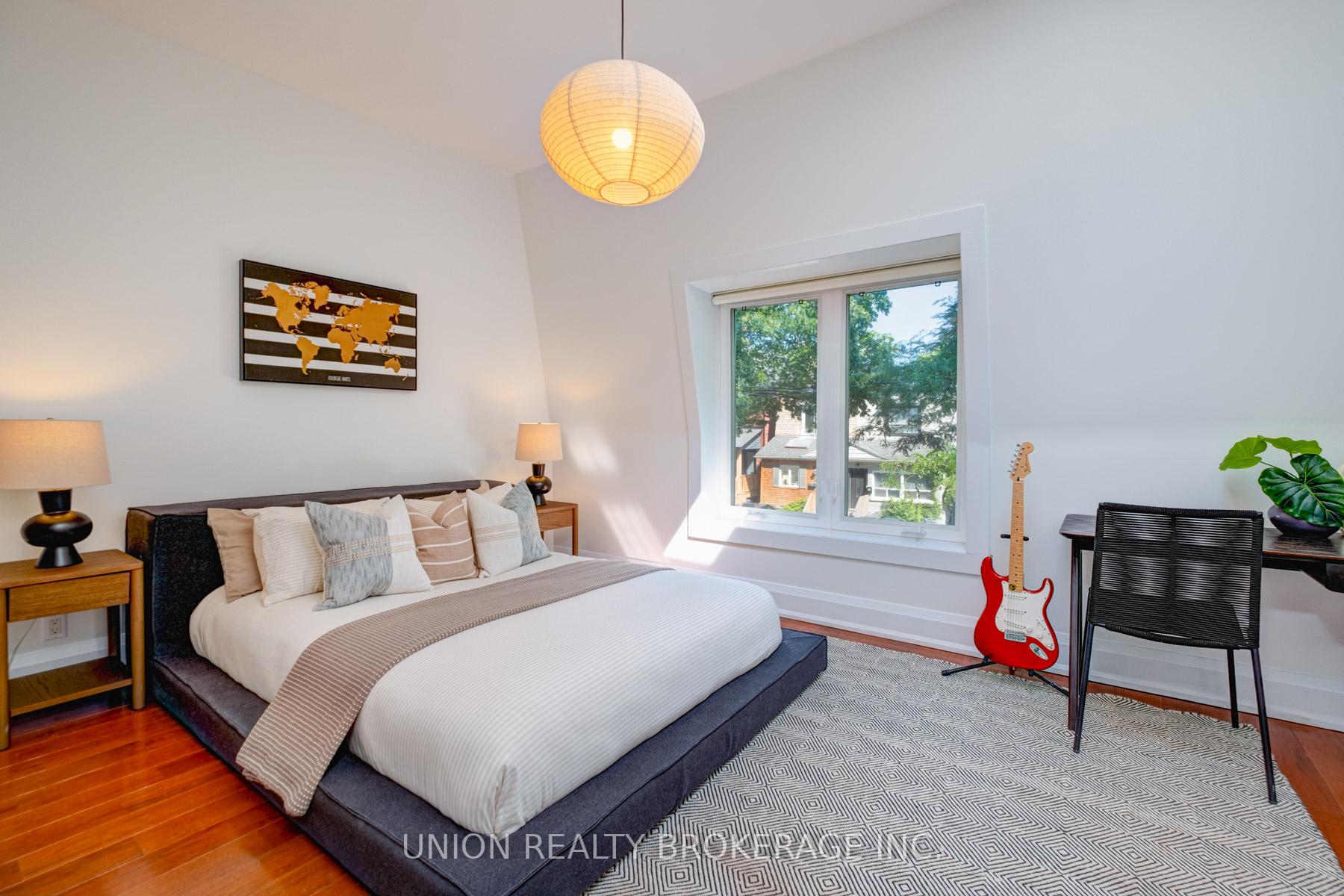 121 Withrow Avenue, Toronto E01
