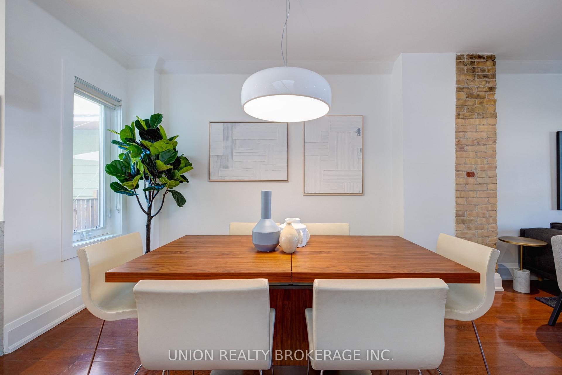 121 Withrow Avenue, Toronto E01