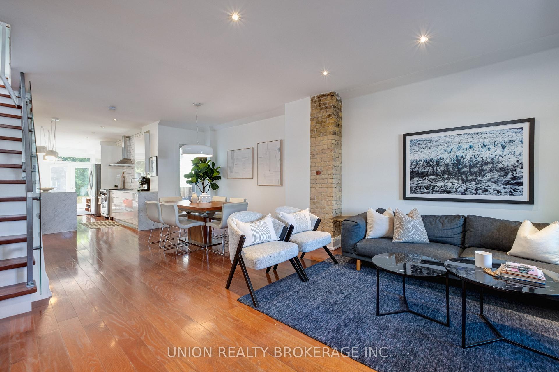 121 Withrow Avenue, Toronto E01