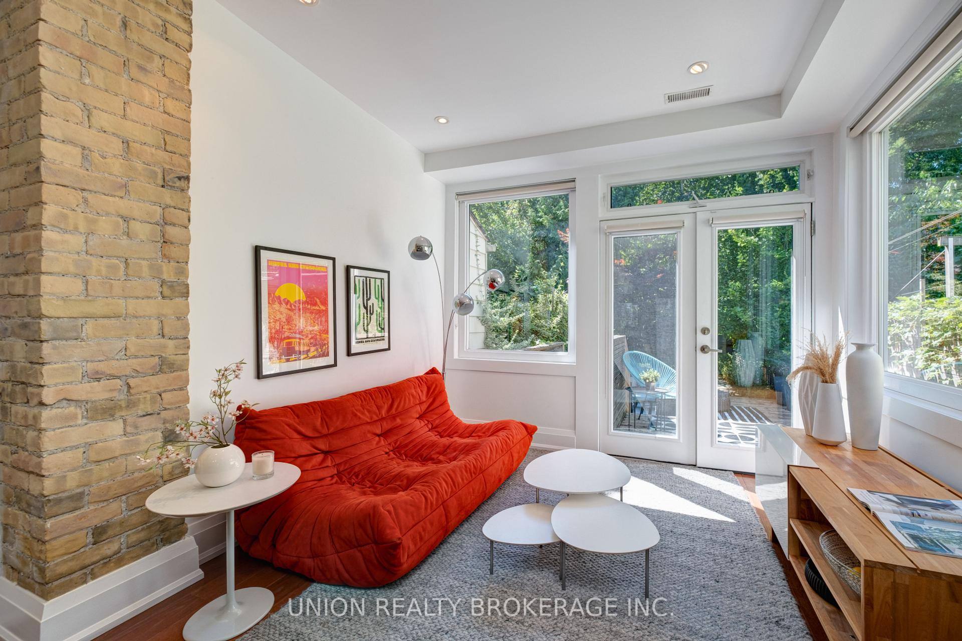 121 Withrow Avenue, Toronto E01