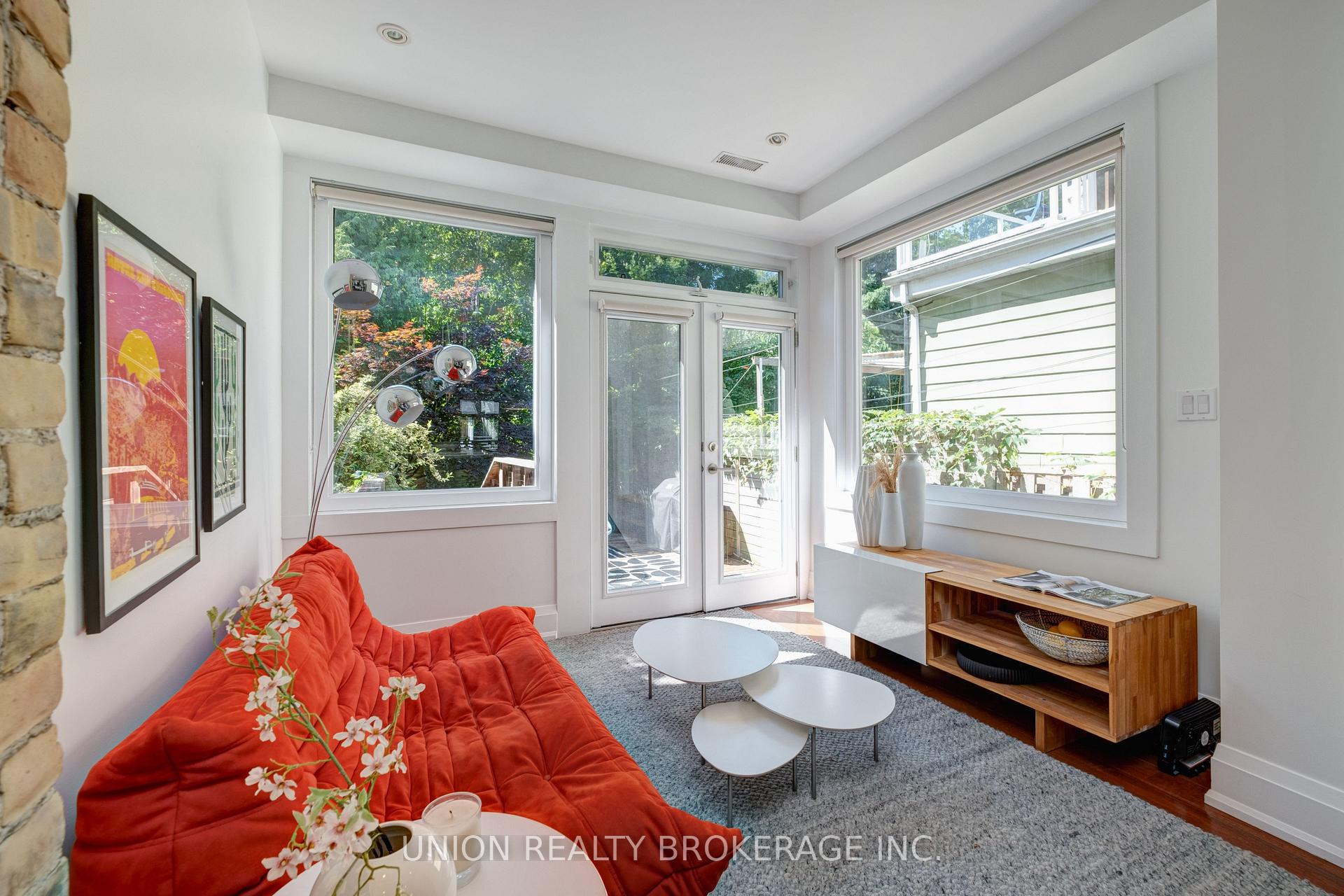 121 Withrow Avenue, Toronto E01