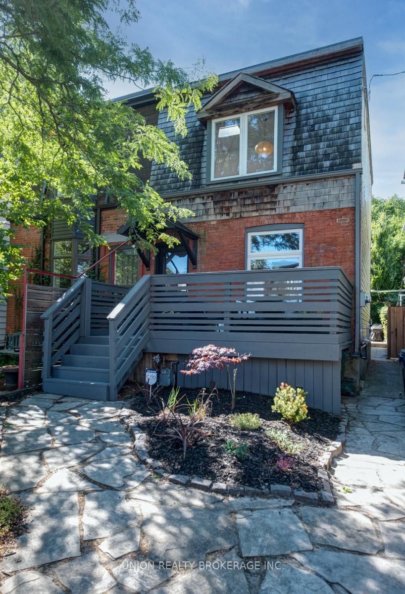 121 Withrow Avenue, Toronto E01