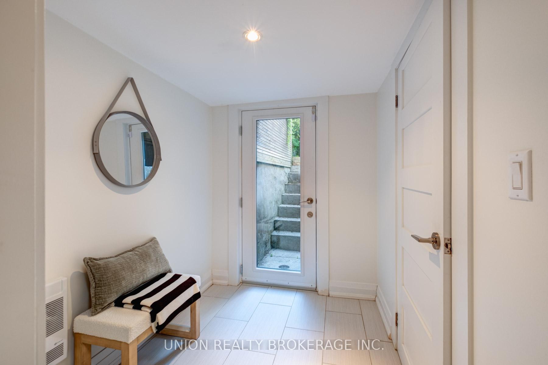 121 Withrow Avenue, Toronto E01