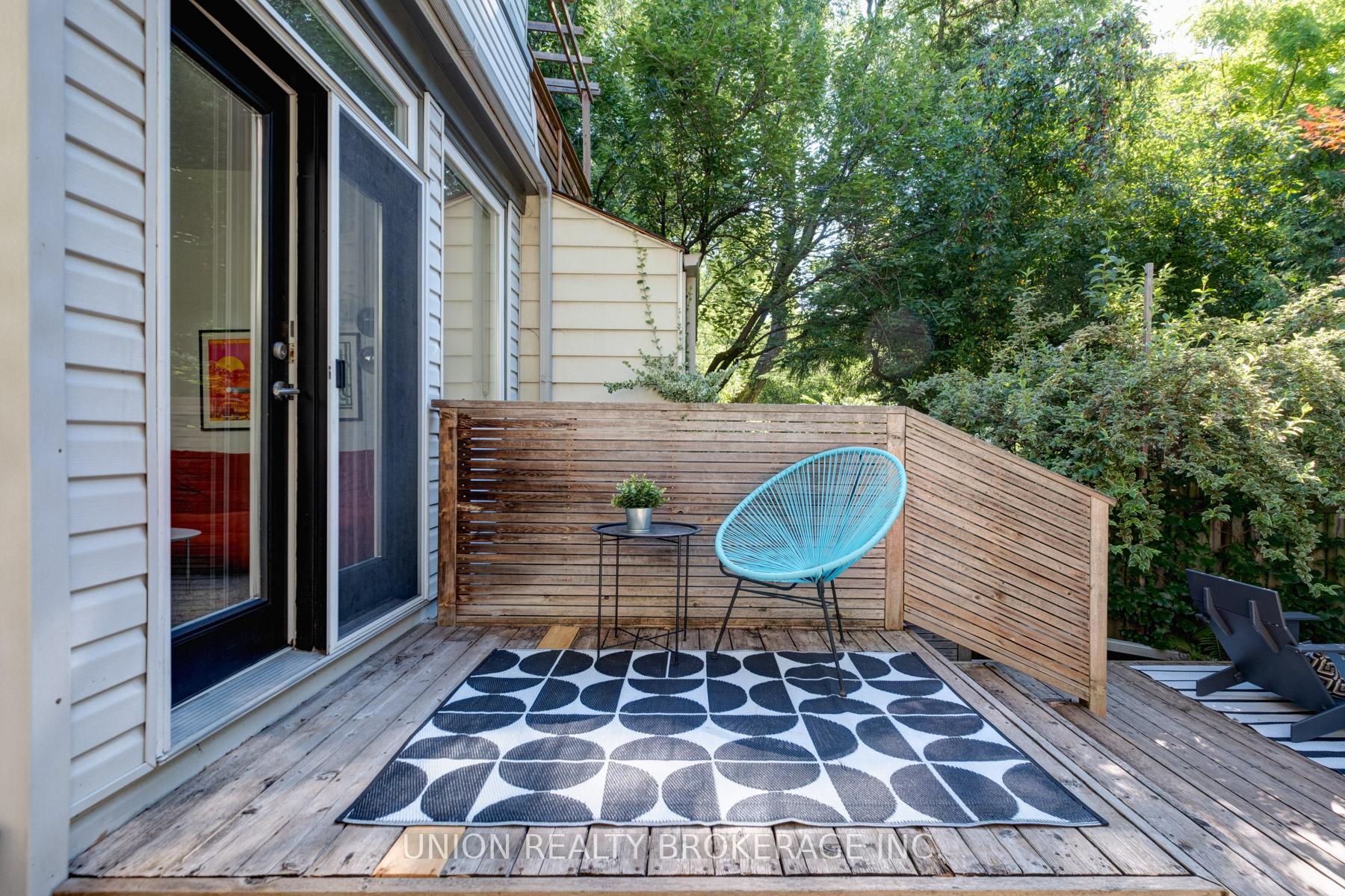 121 Withrow Avenue, Toronto E01