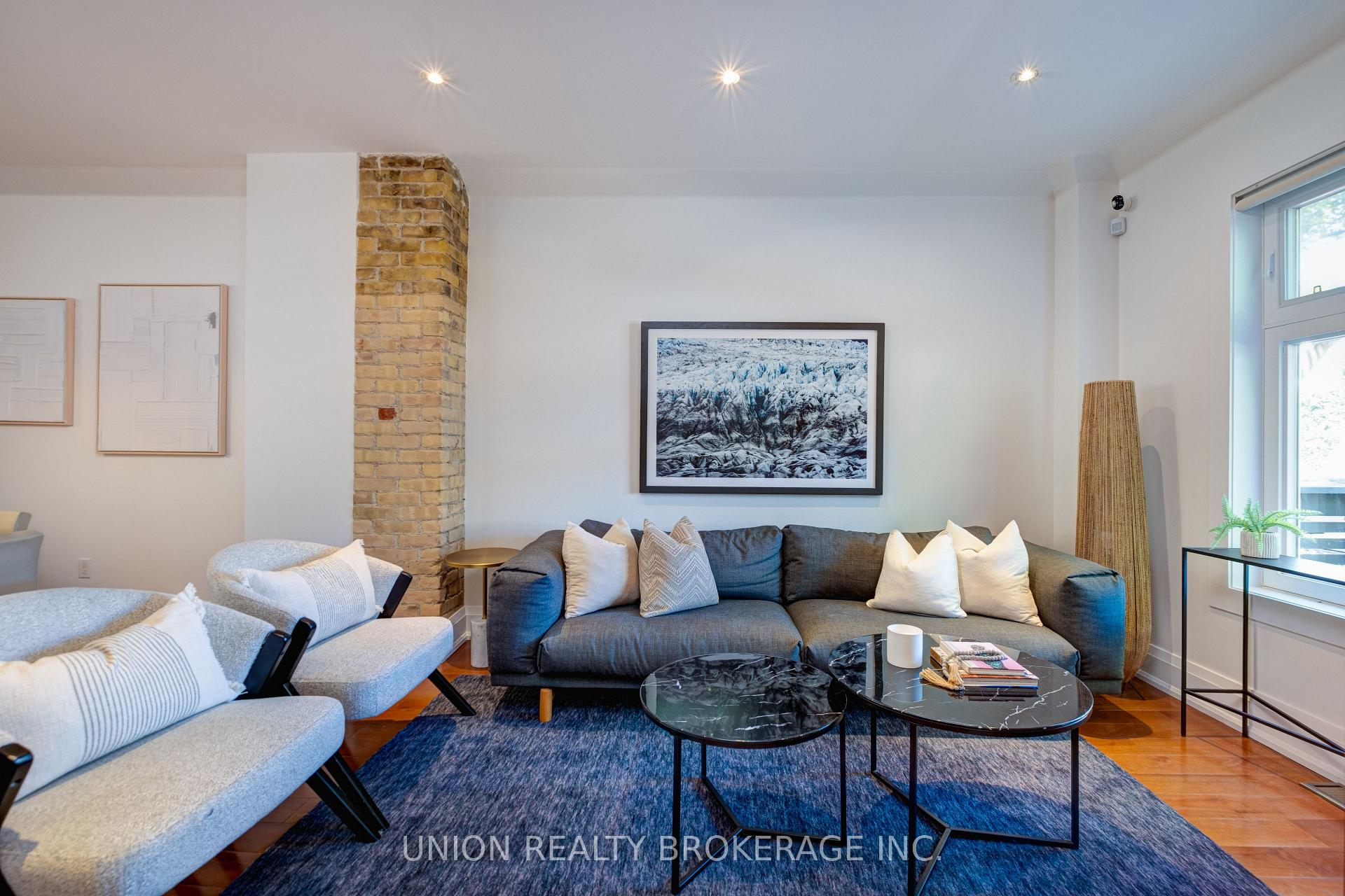 121 Withrow Avenue, Toronto E01