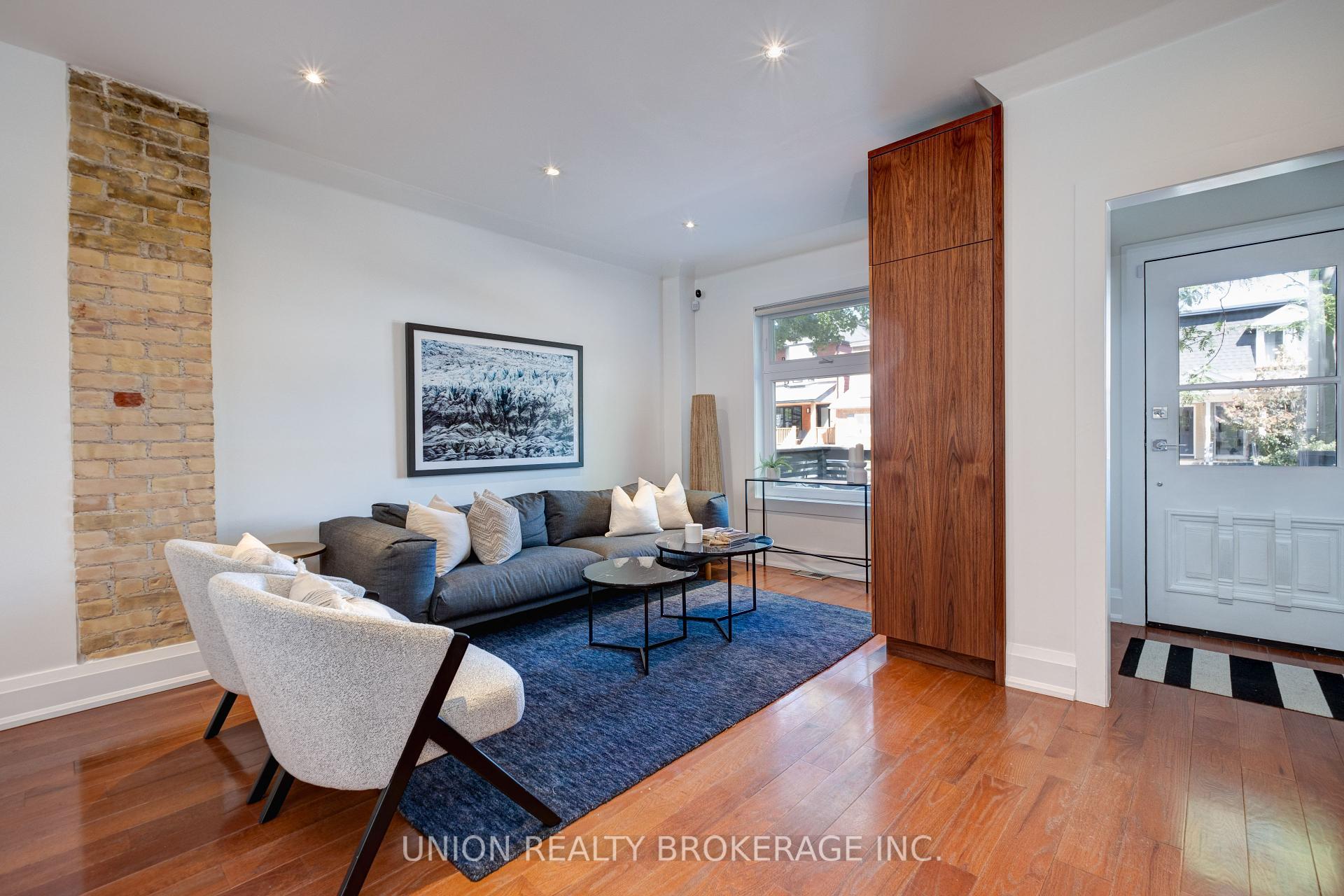 121 Withrow Avenue, Toronto E01