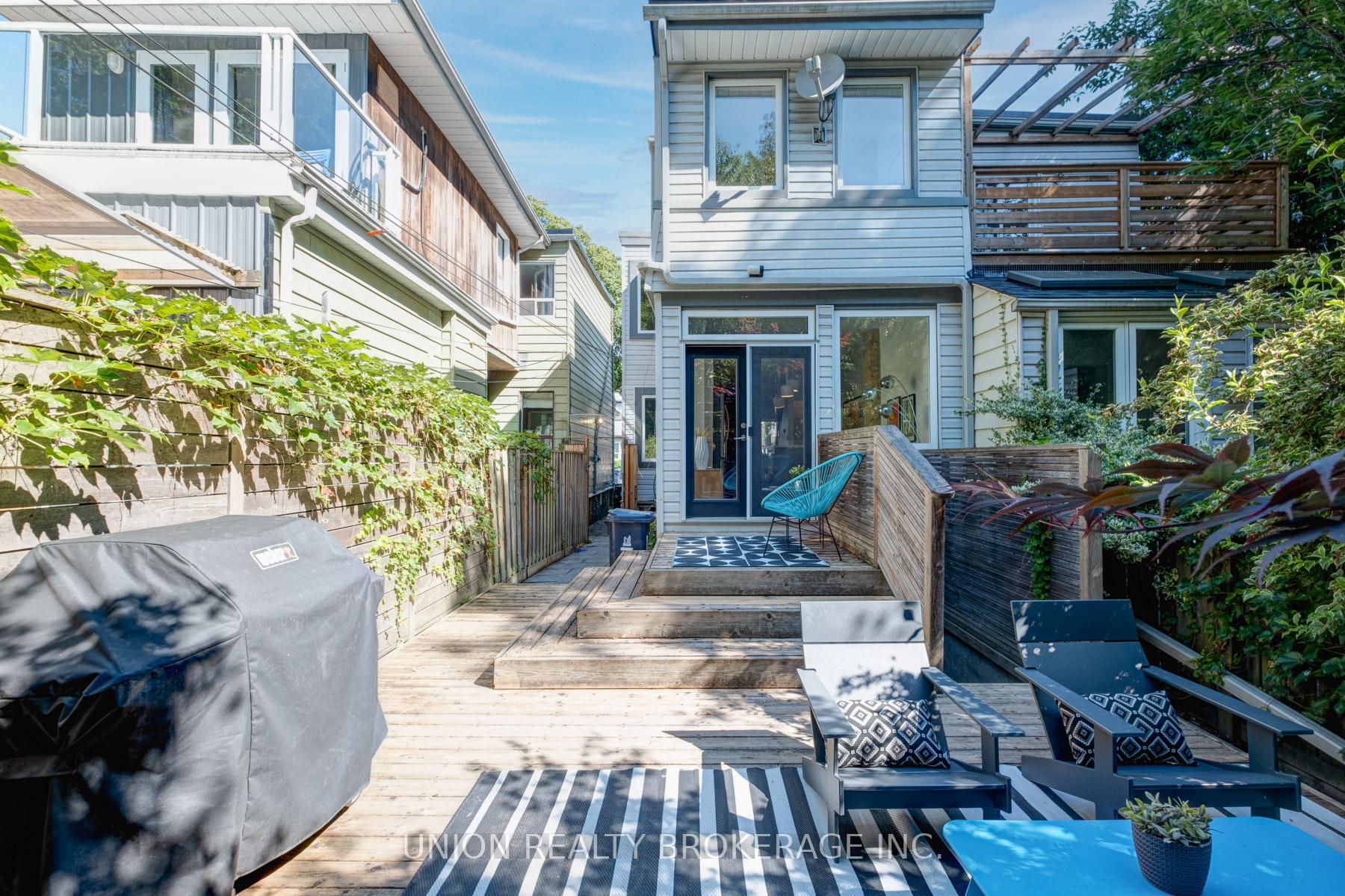 121 Withrow Avenue, Toronto E01