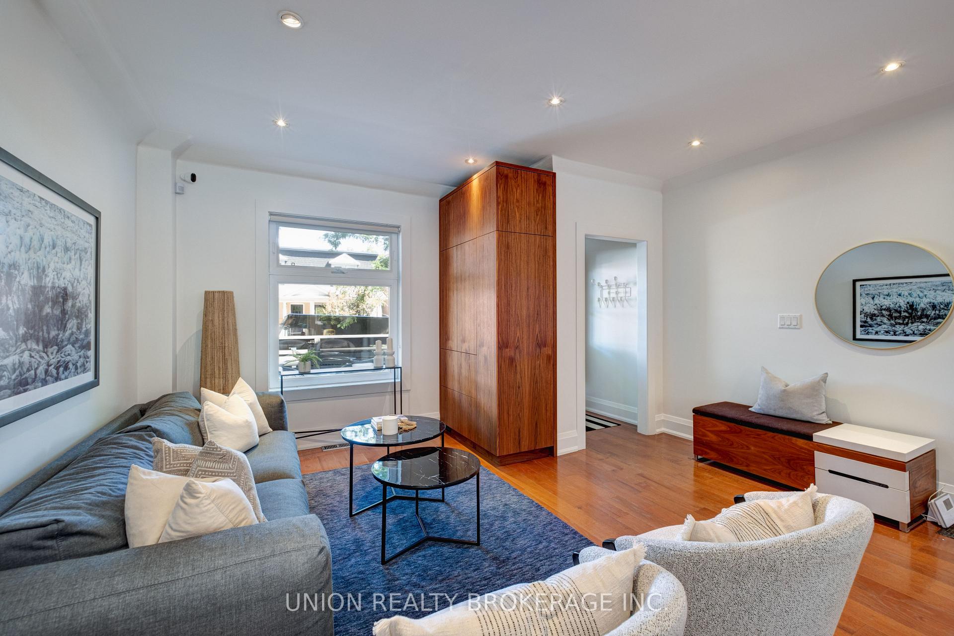121 Withrow Avenue, Toronto E01