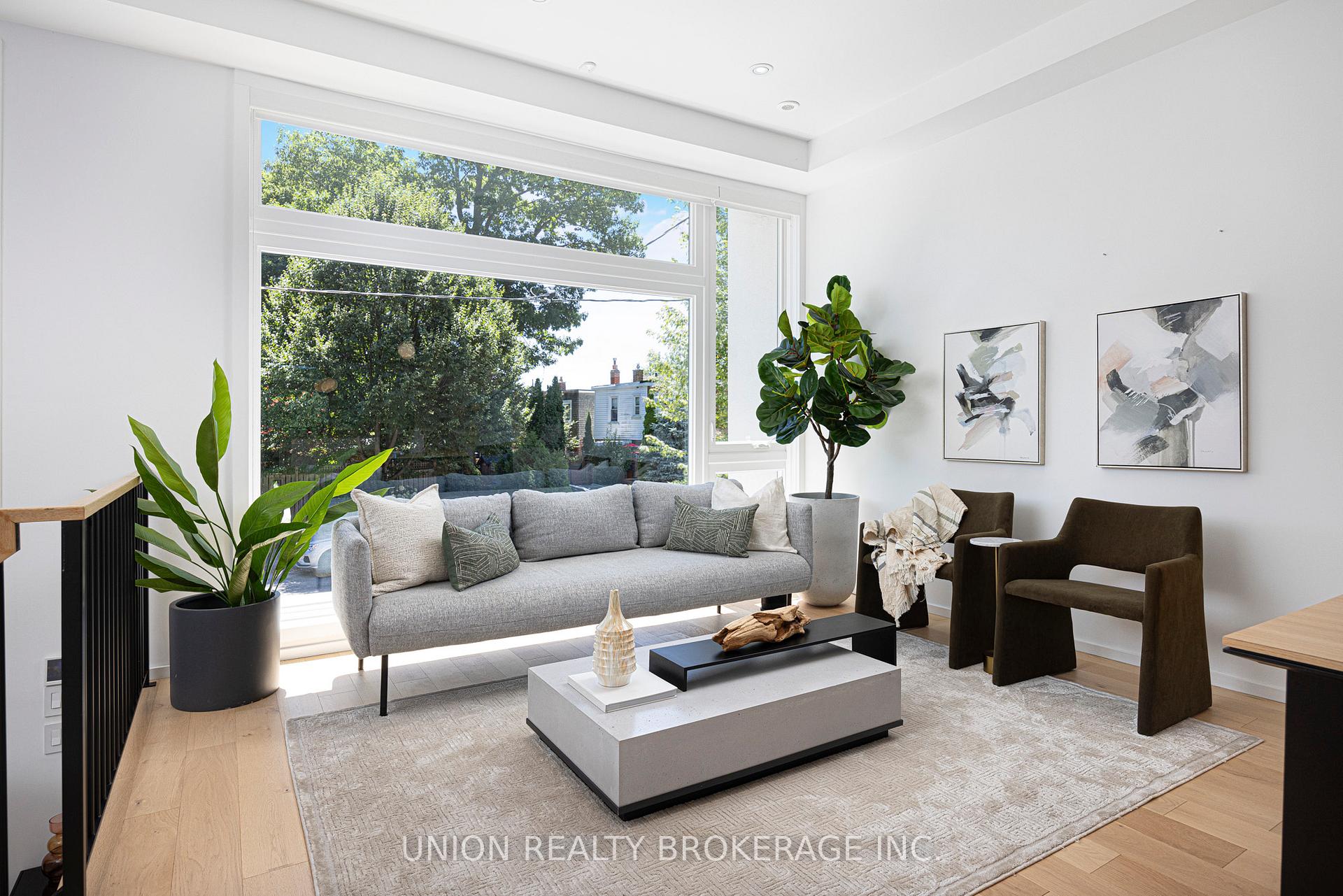 7B Maughan Crescent