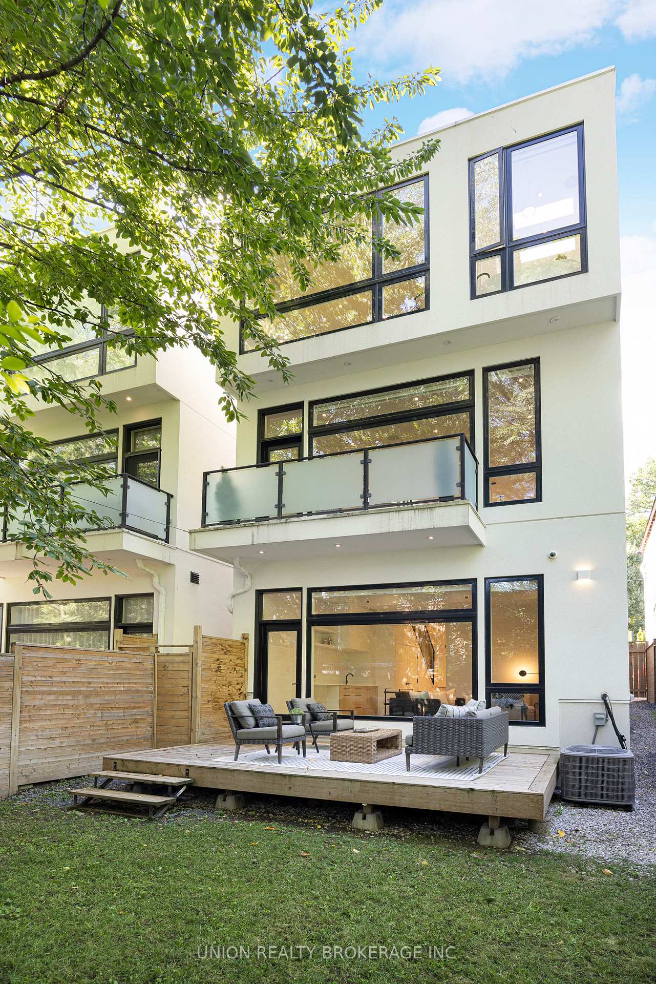 7B Maughan Crescent