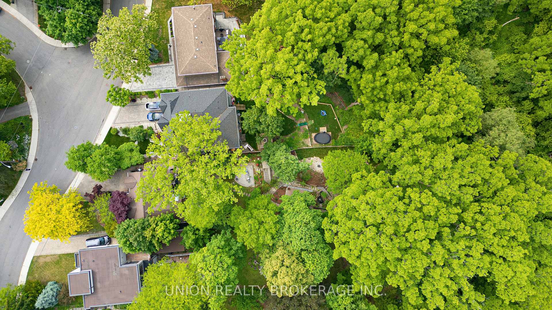 120 Scarboro Crescent