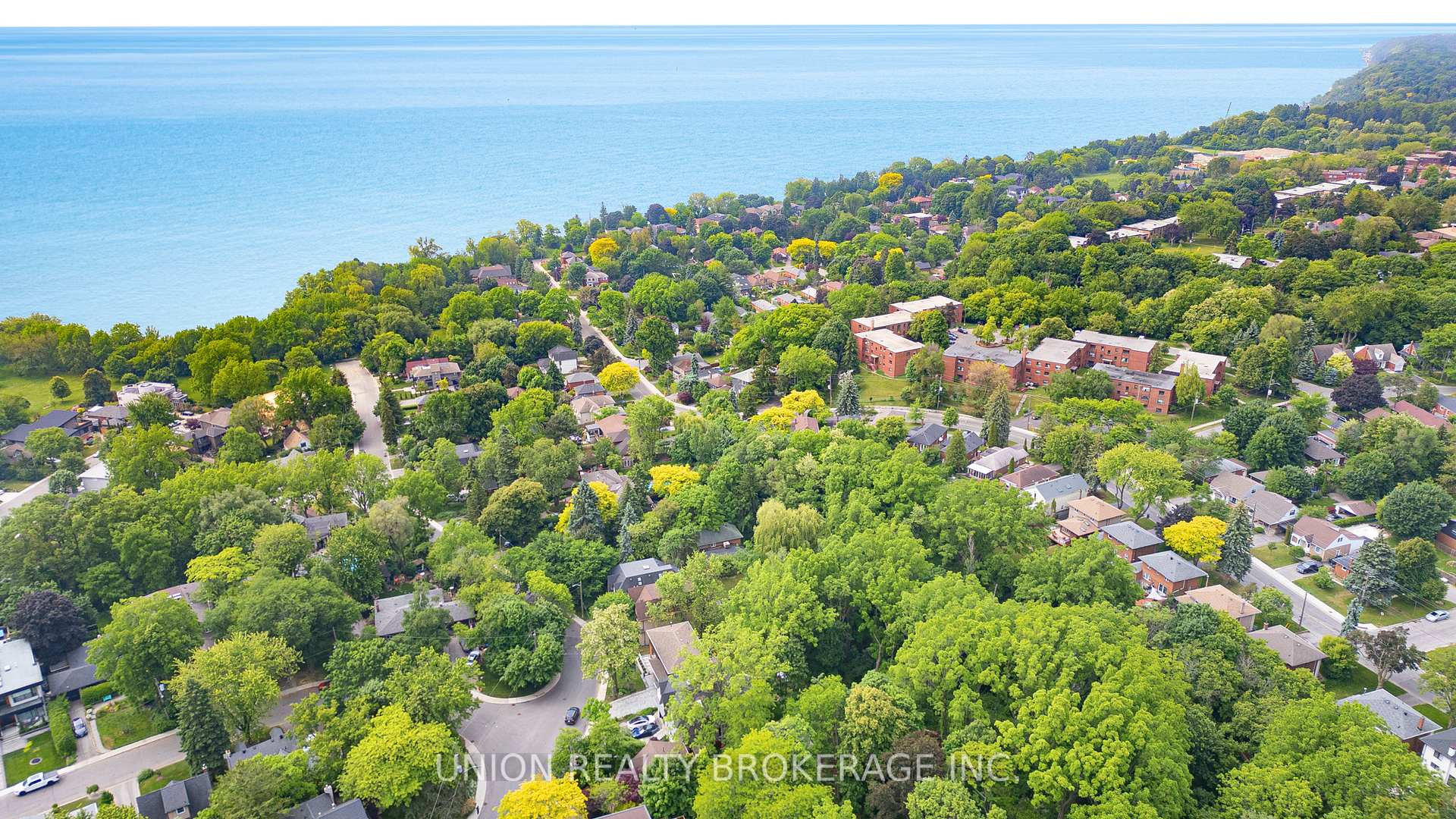 120 Scarboro Crescent