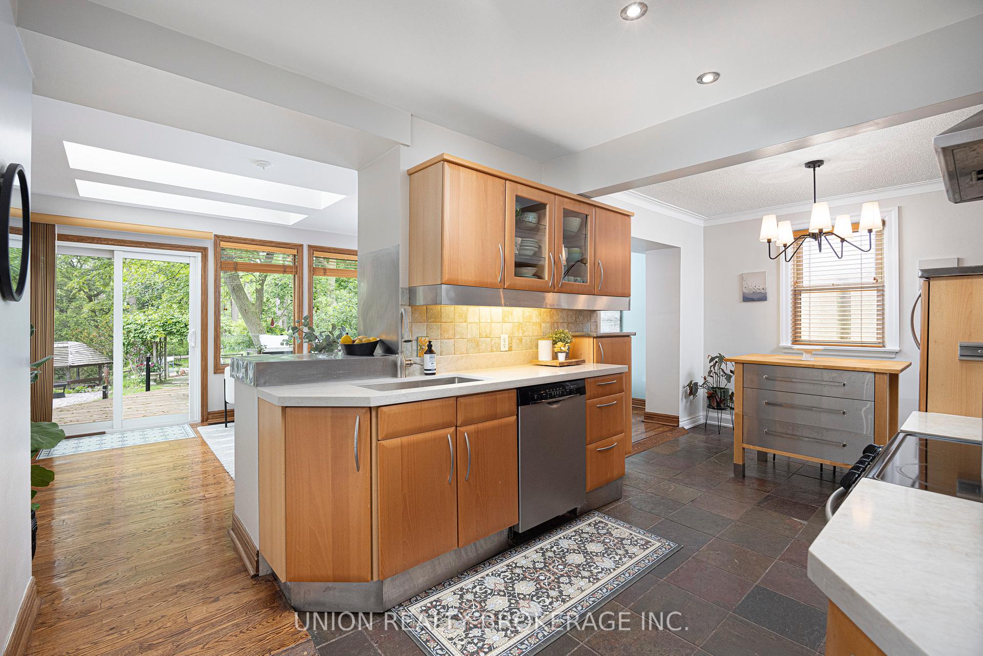 120 Scarboro Crescent