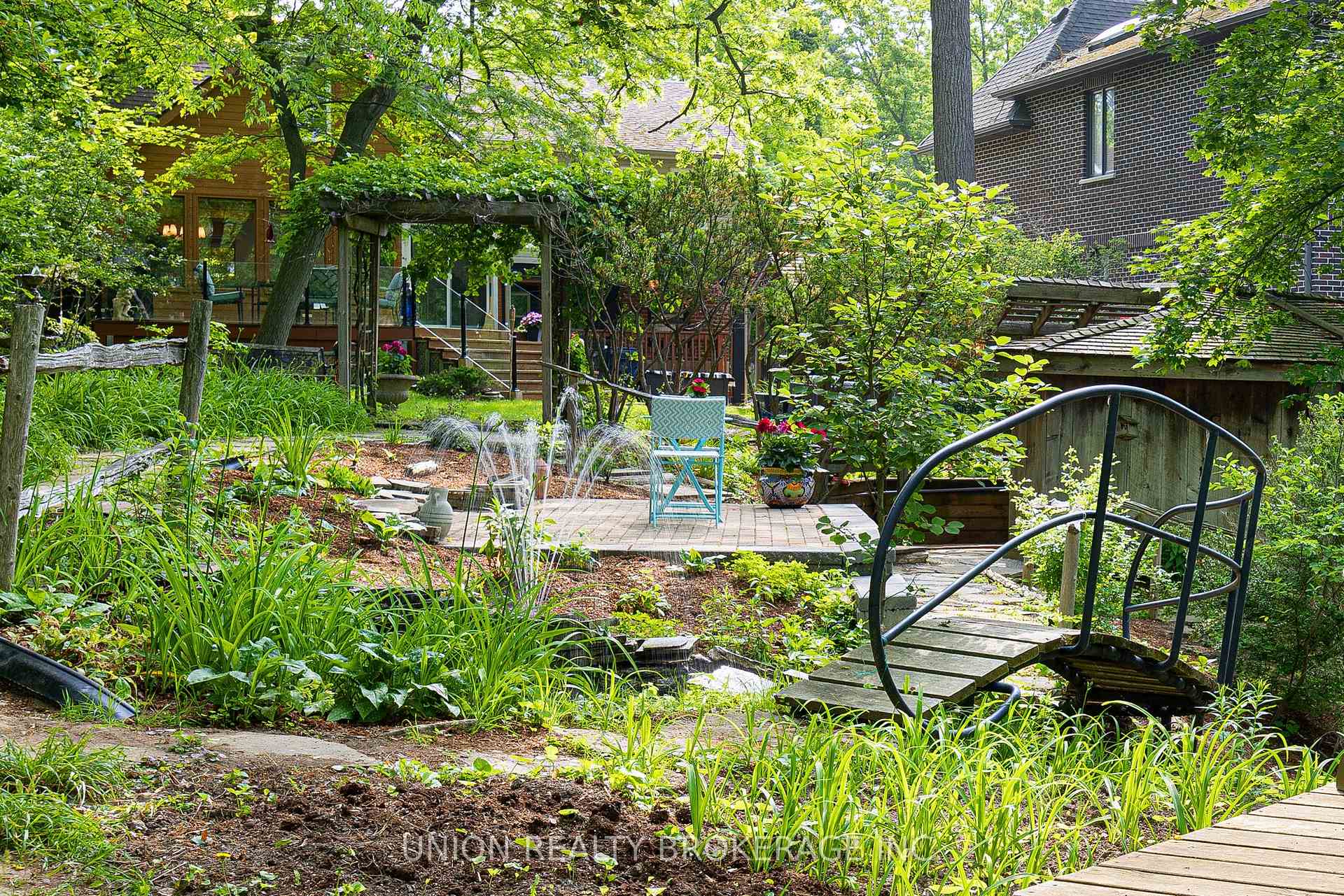 120 Scarboro Crescent