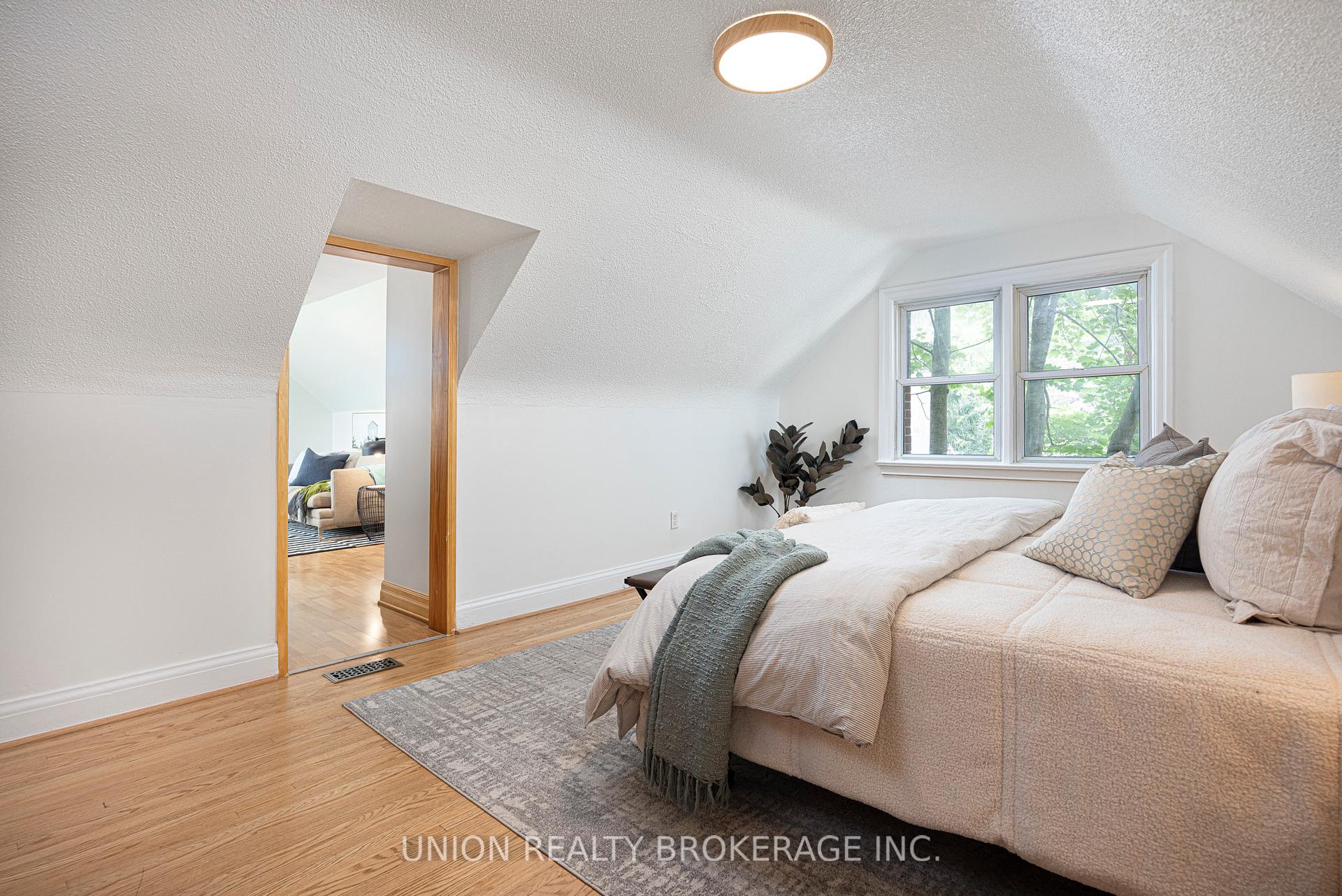 120 Scarboro Crescent
