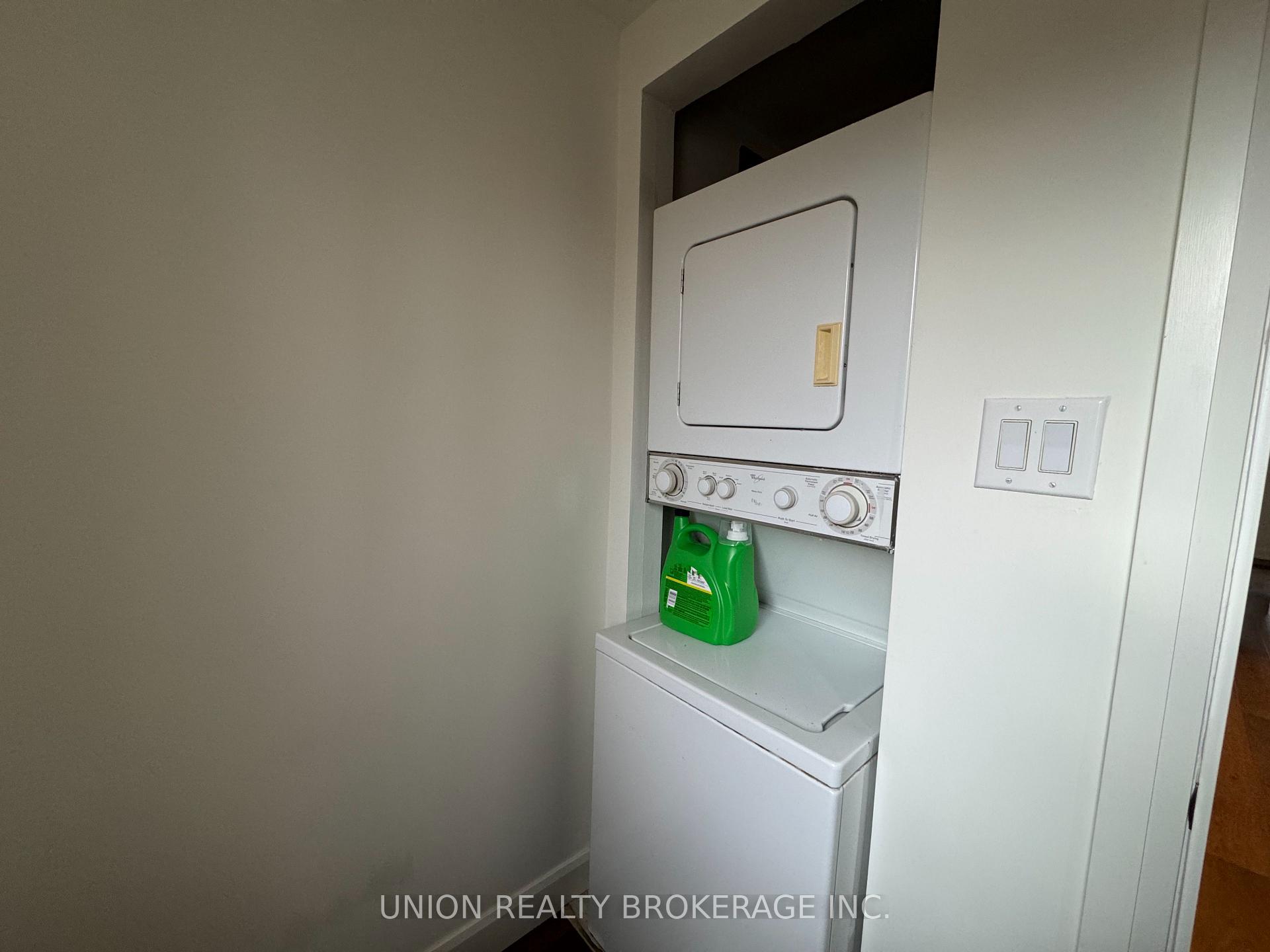 2137 Gerrard Street East Upper Unit