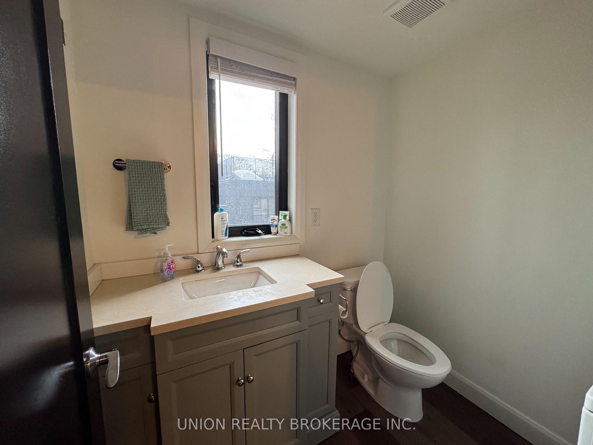 2137 Gerrard Street East Upper Unit