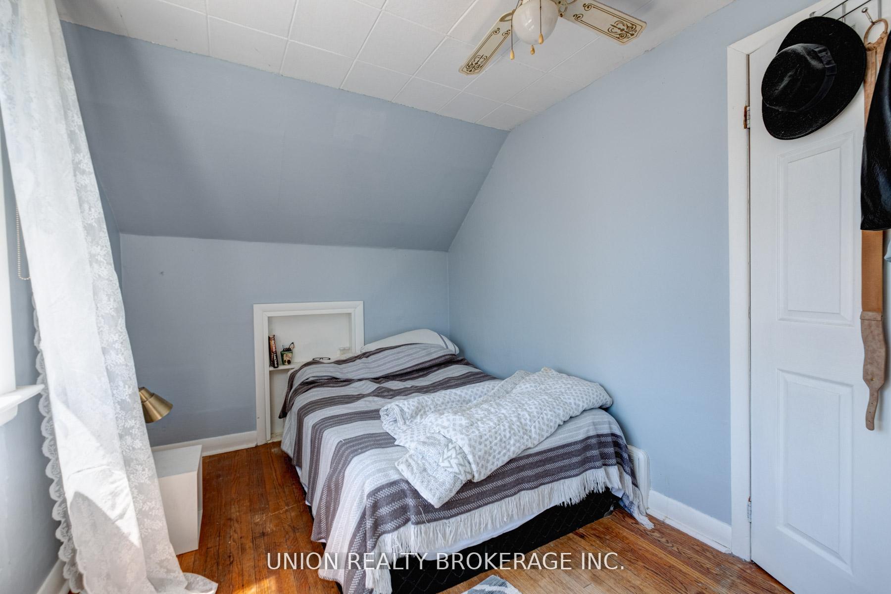 72 Sandown Avenue
