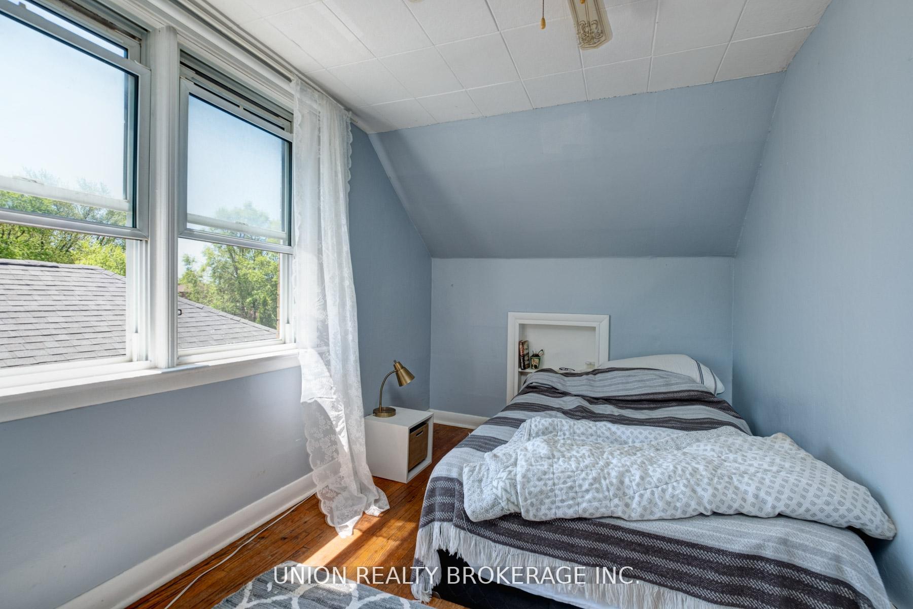 72 Sandown Avenue