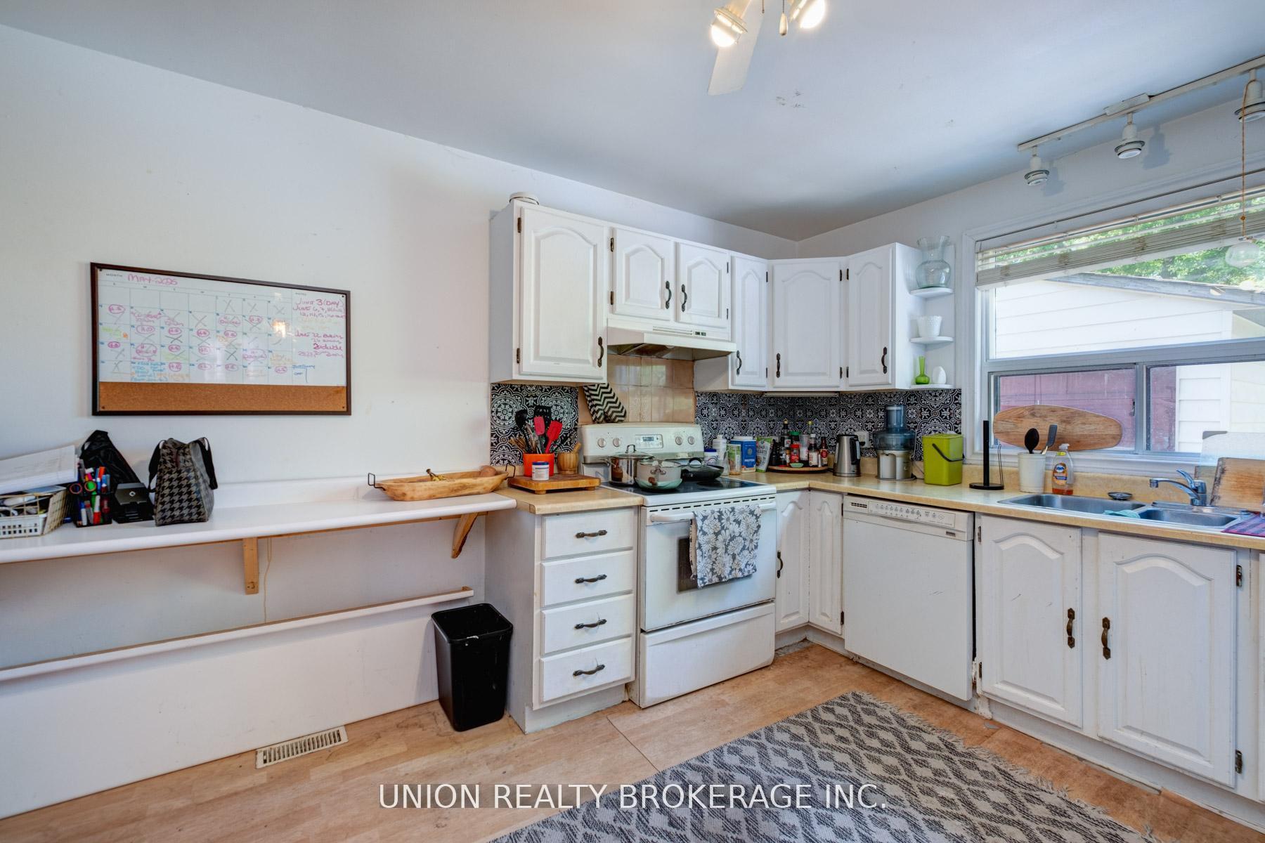 72 Sandown Avenue
