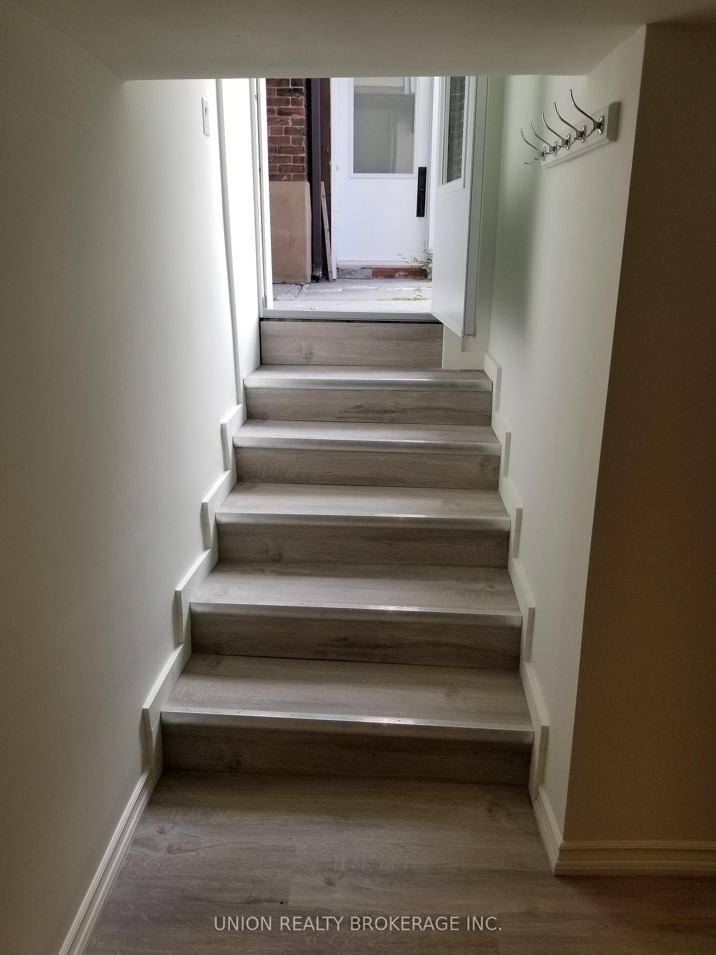 33 Harris Avenue