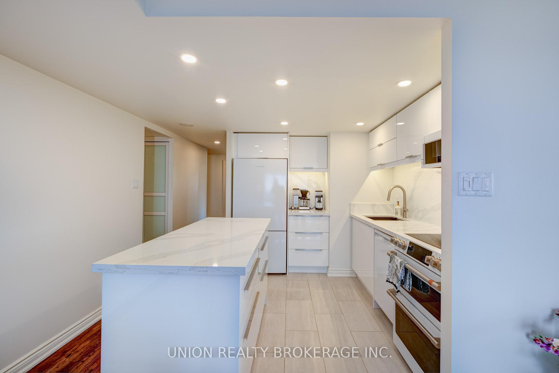 1093 Kingston Road 1204