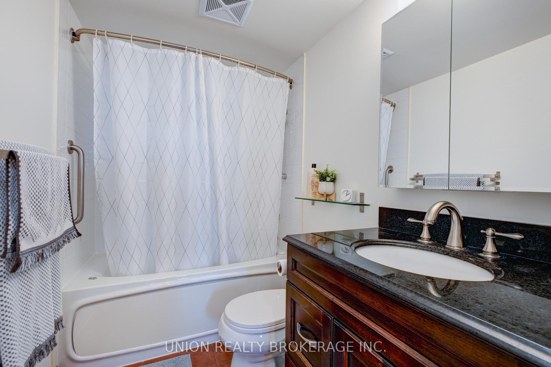 1093 Kingston Road 1204