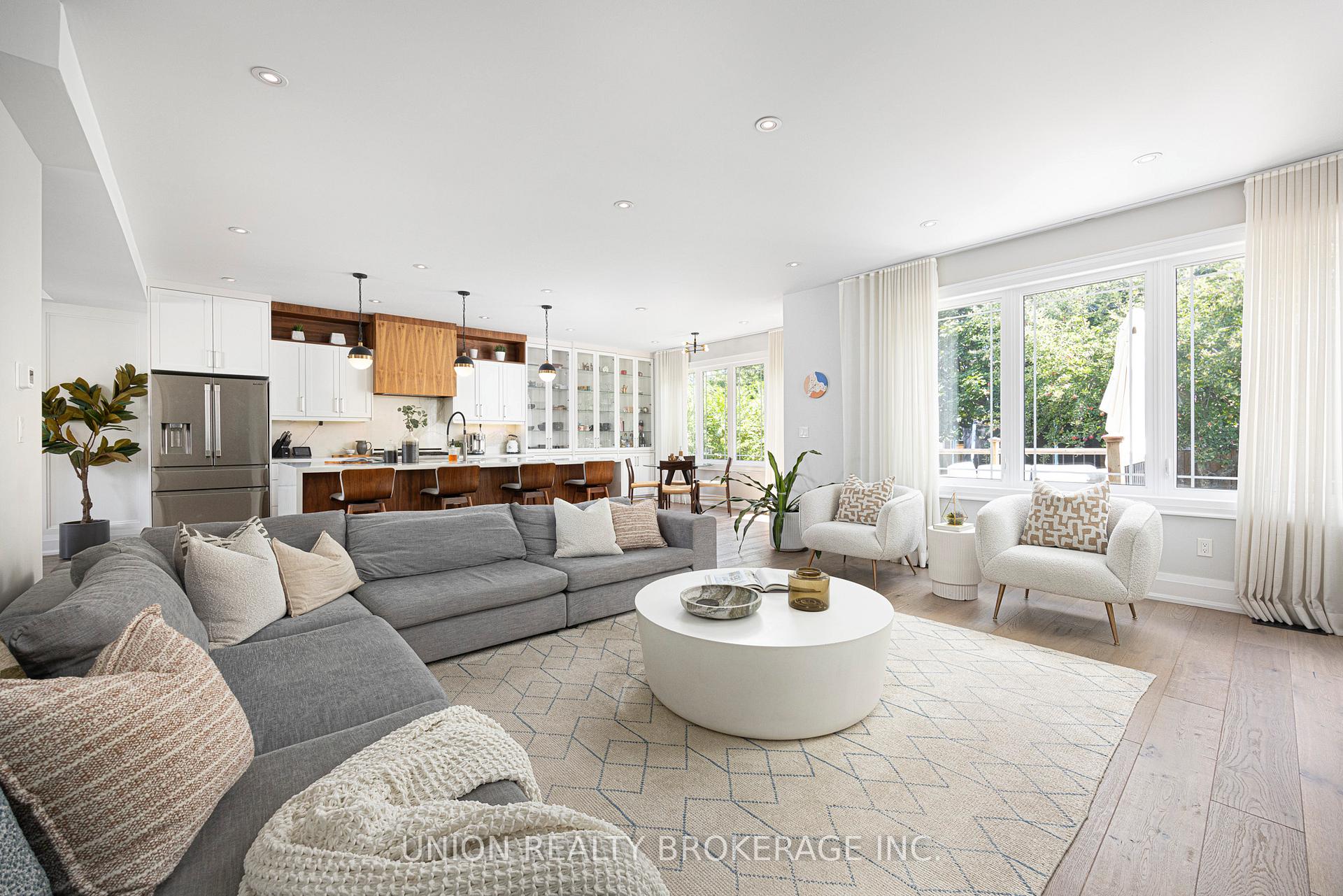33 Hunt Club Drive