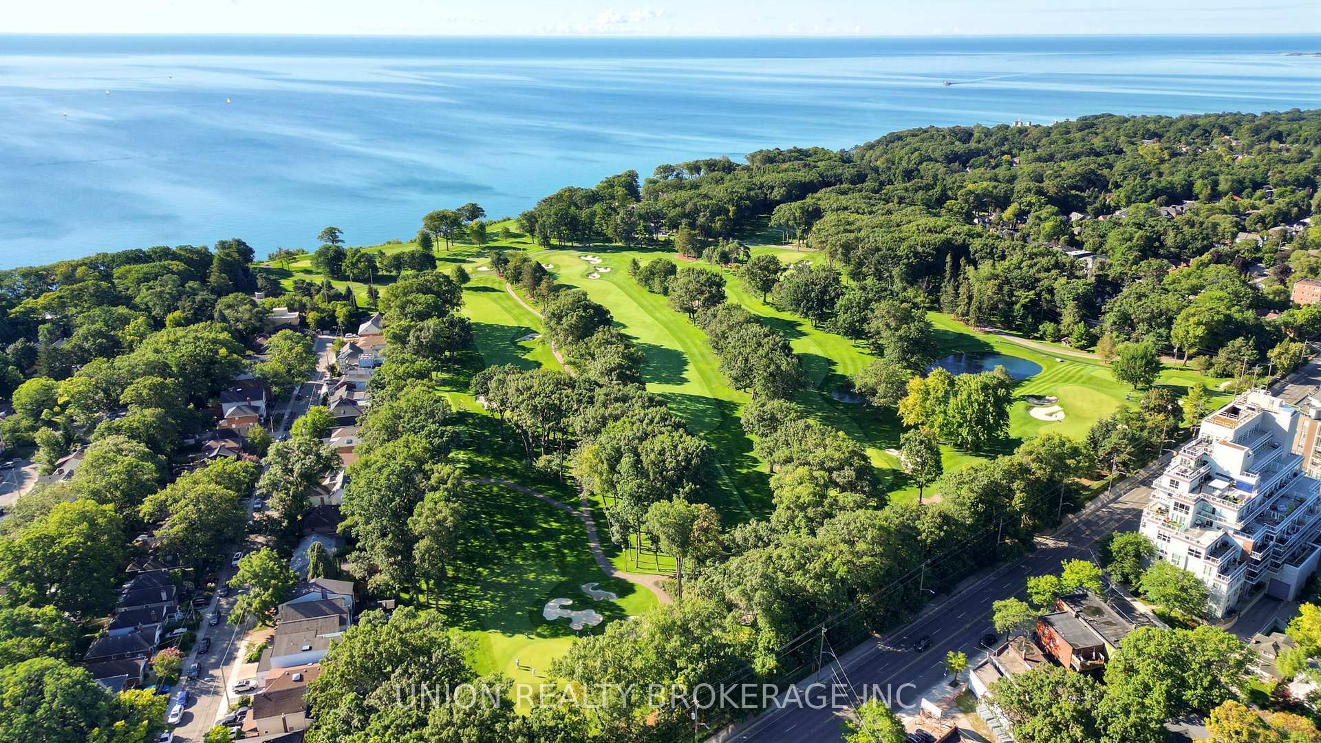 33 Hunt Club Drive