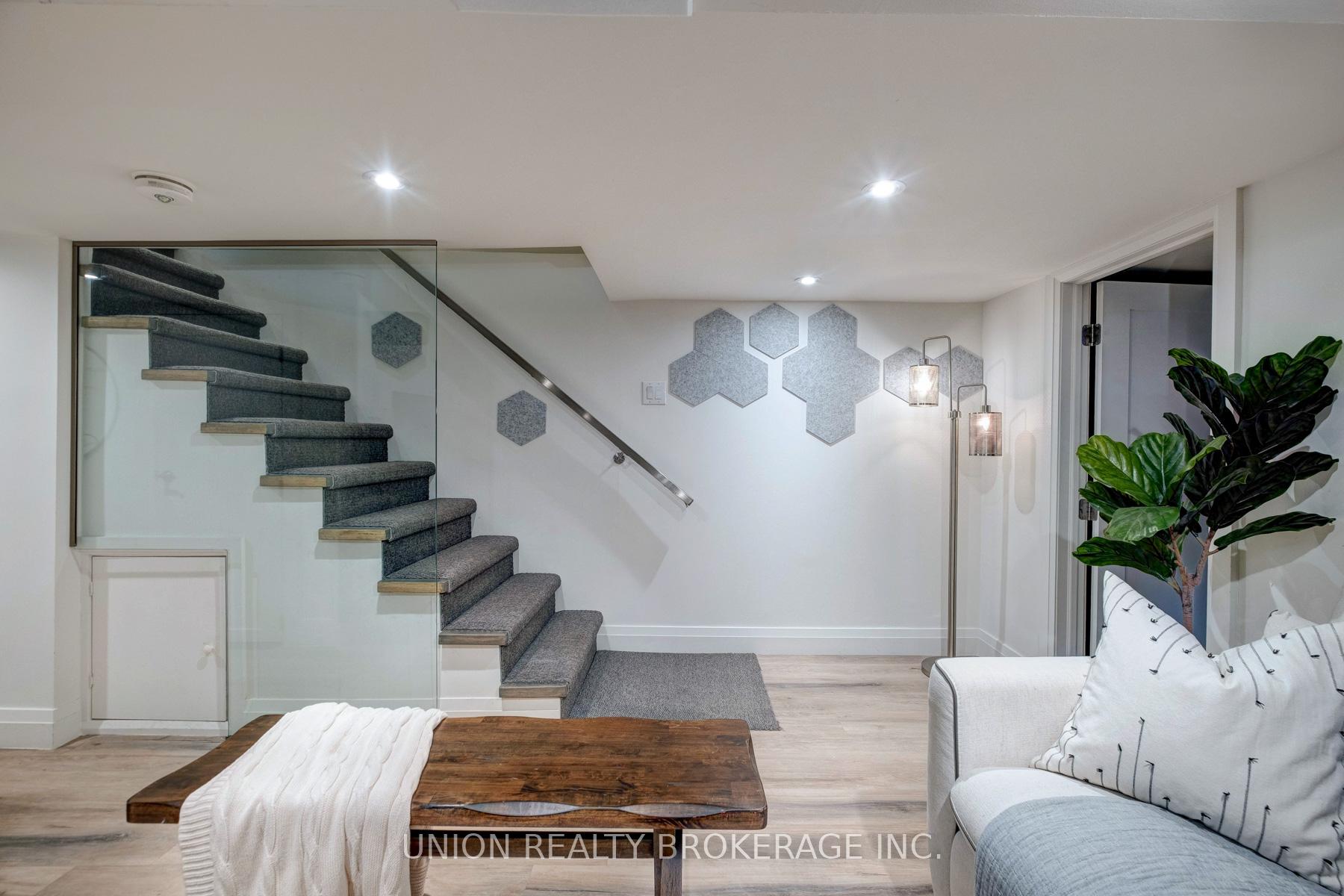 26 Greenwood Avenue