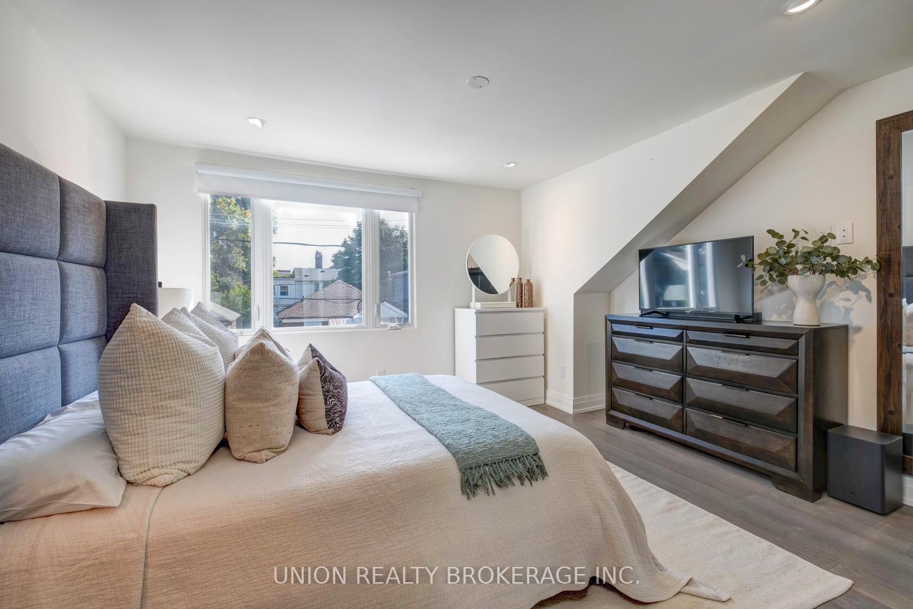 26 Greenwood Avenue