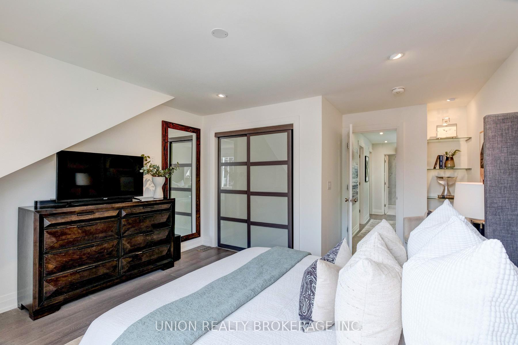 26 Greenwood Avenue