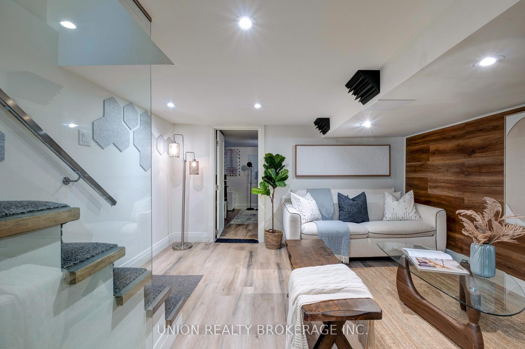26 Greenwood Avenue