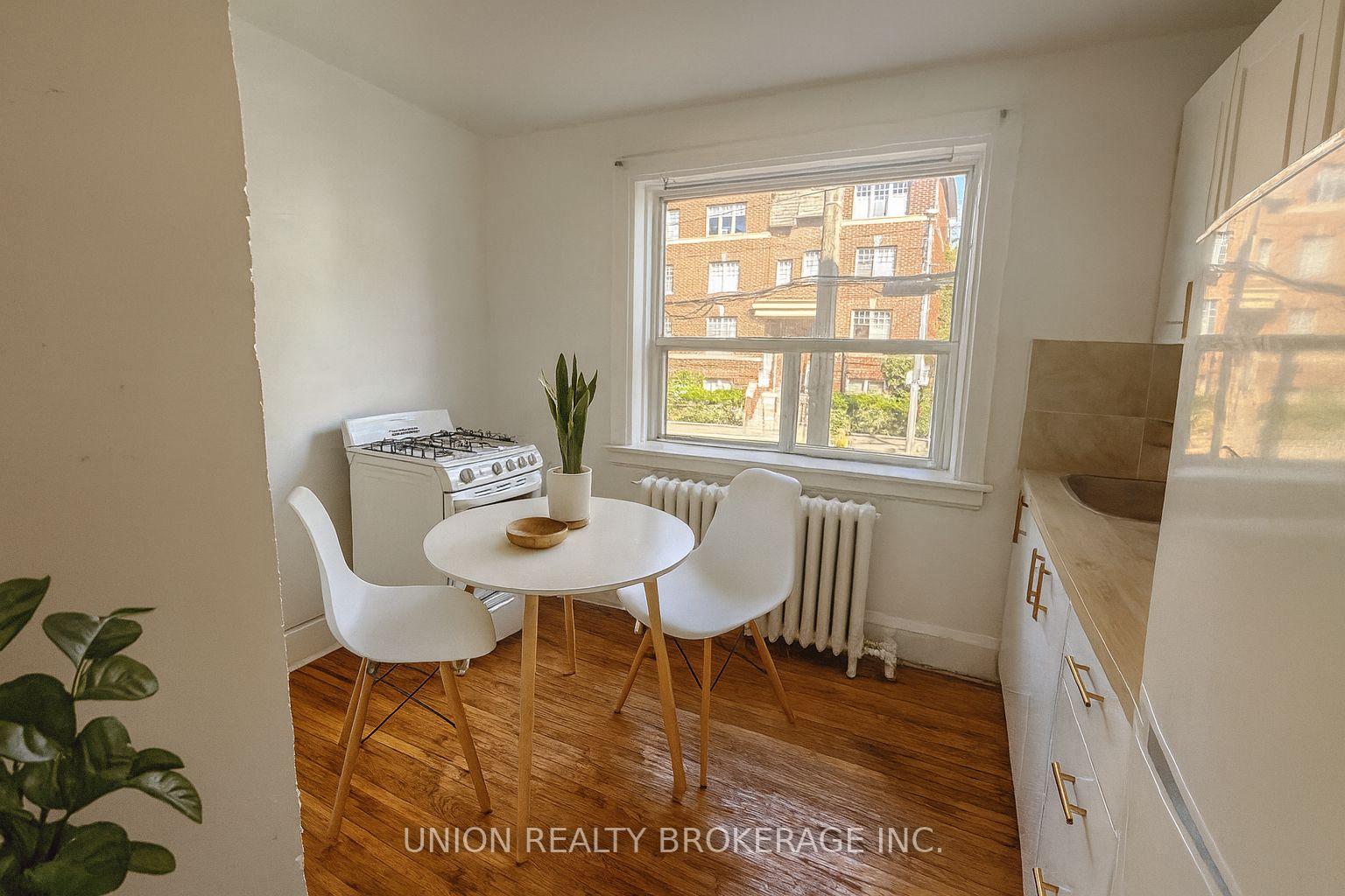 2451 Queen Street E 07