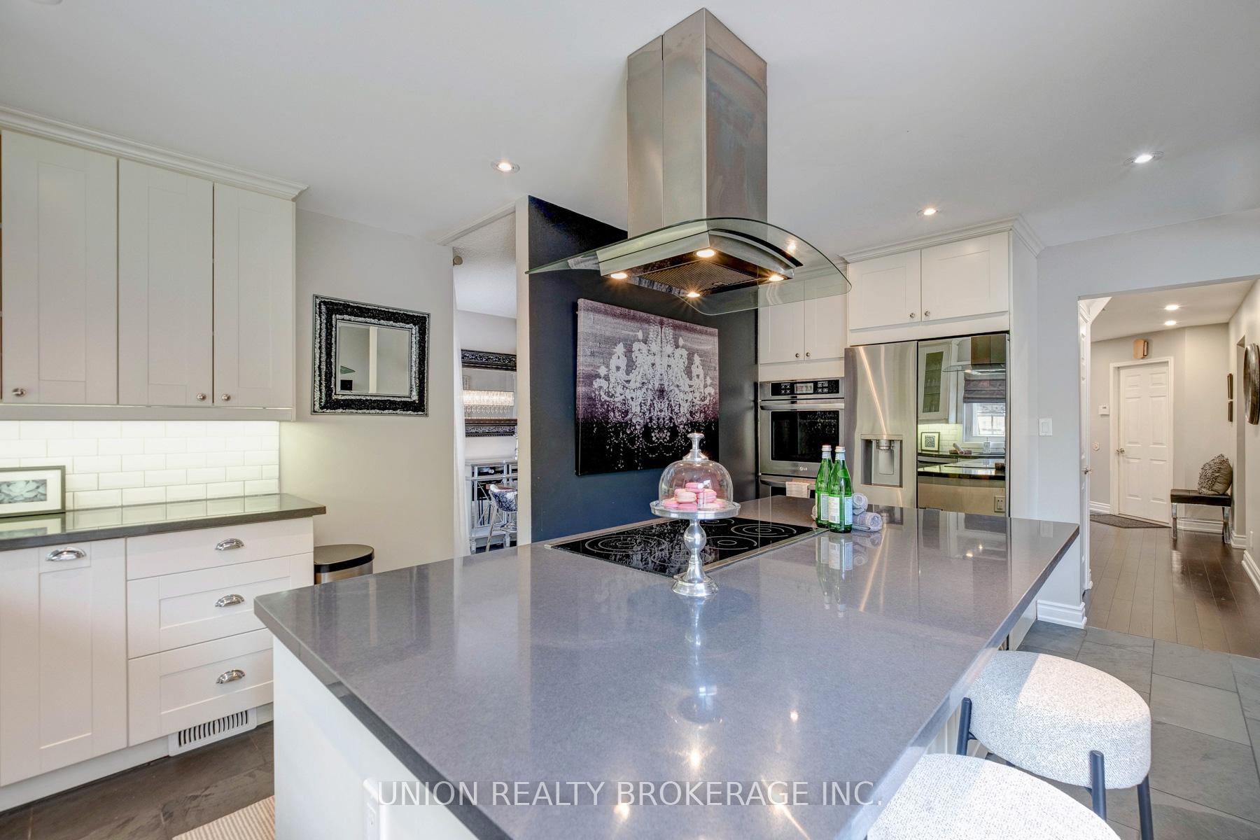 1022 Benton Crescent