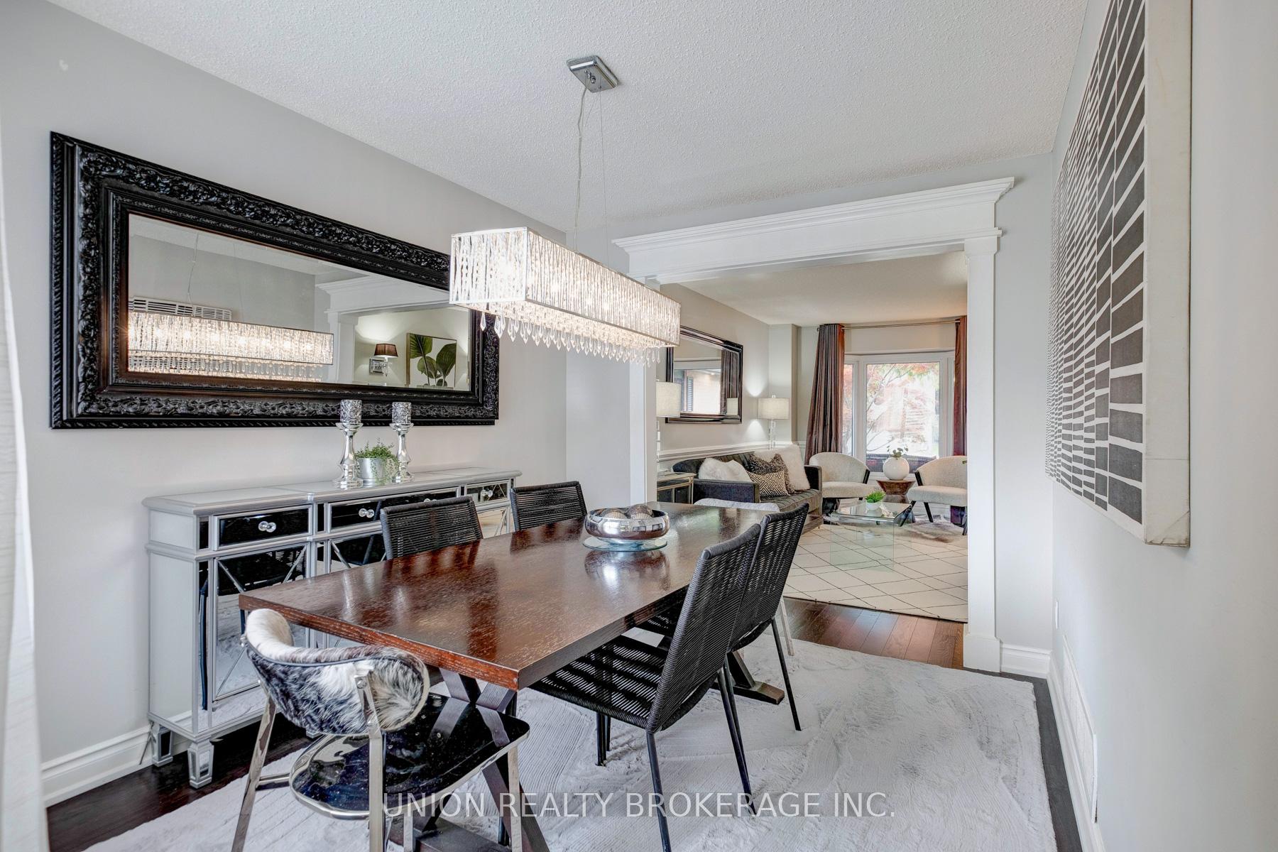 1022 Benton Crescent