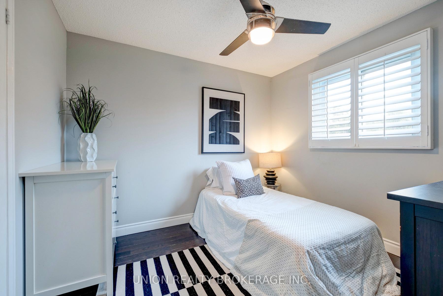 1022 Benton Crescent