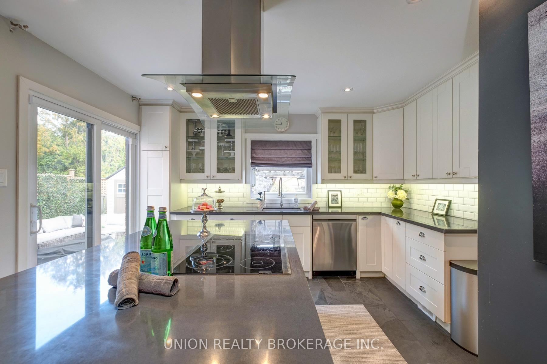 1022 Benton Crescent
