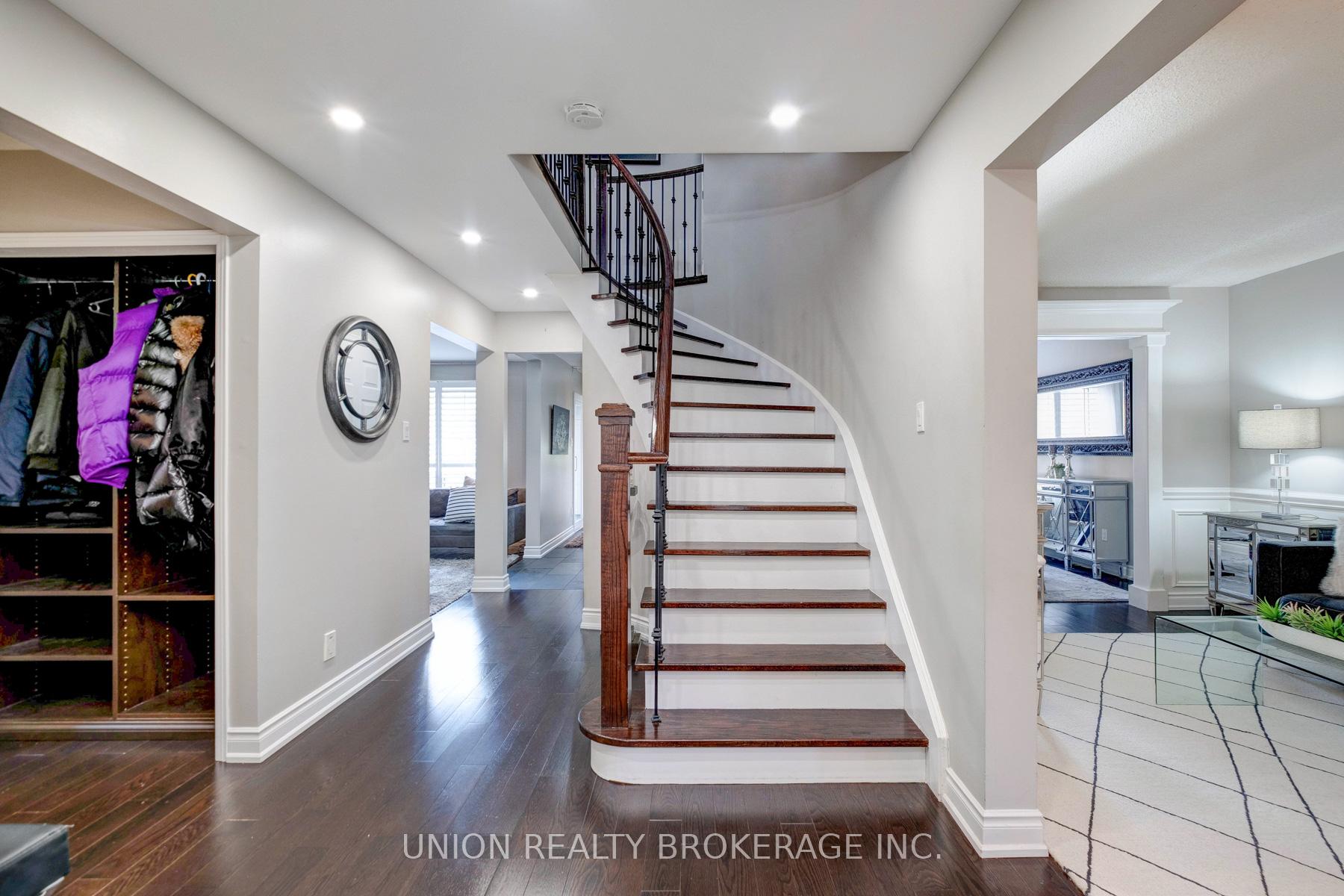 1022 Benton Crescent