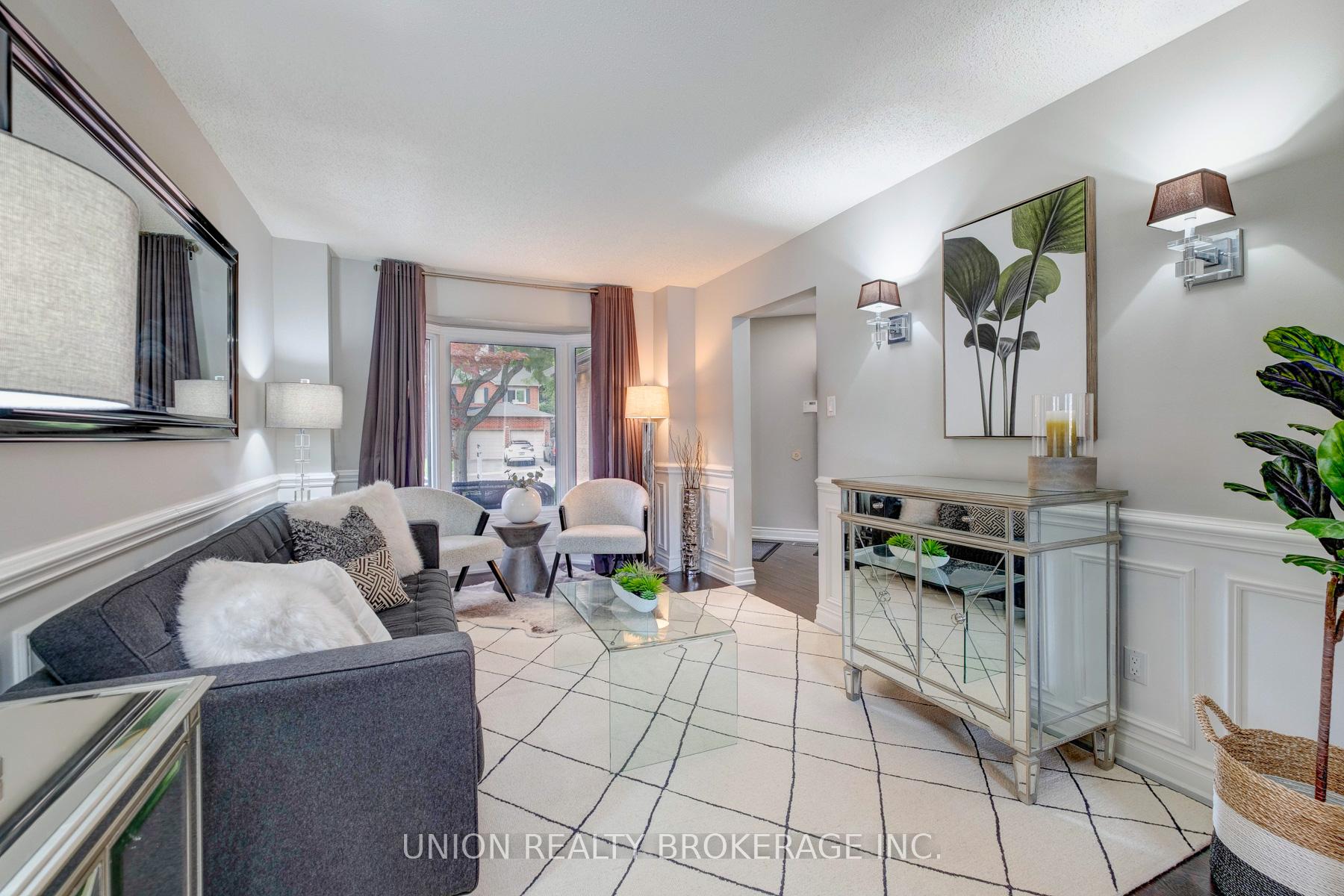1022 Benton Crescent