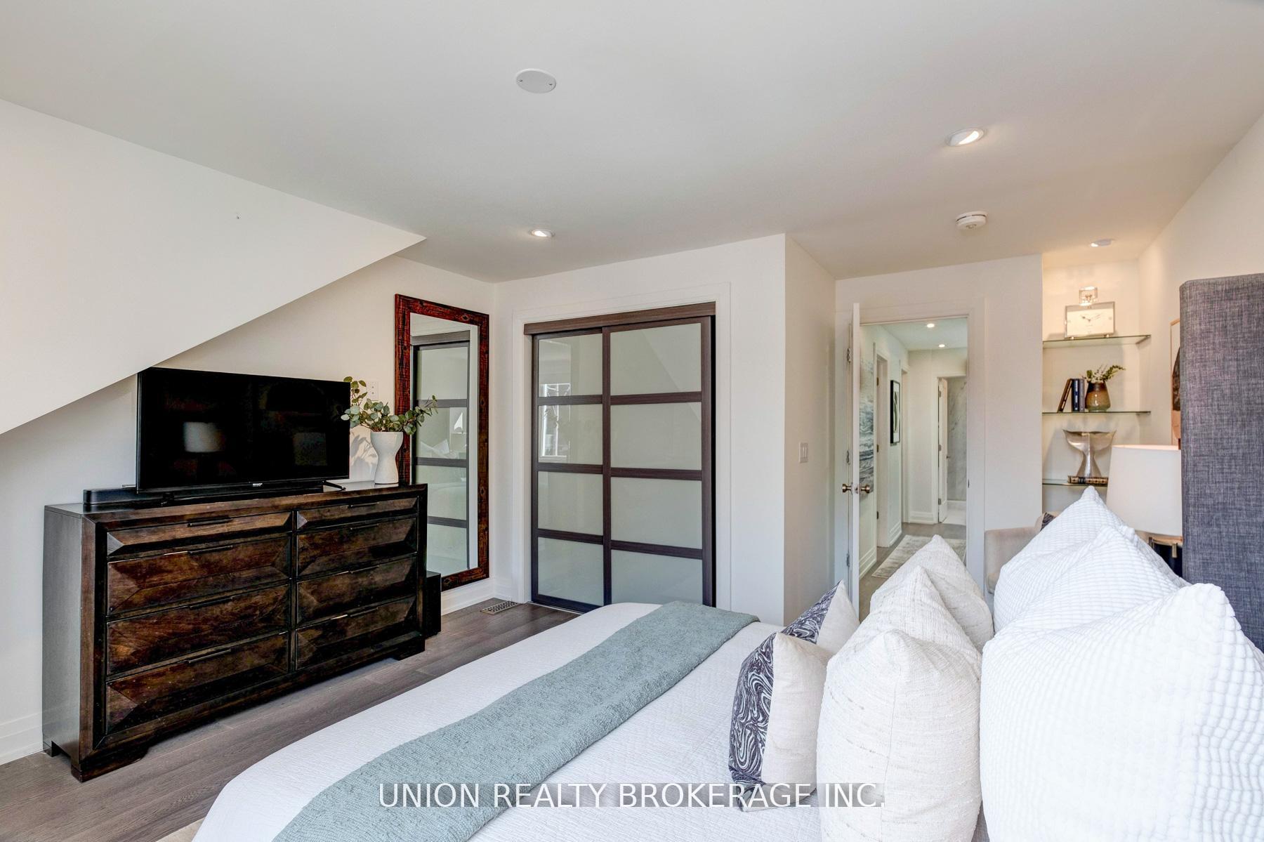 26 Greenwood Avenue